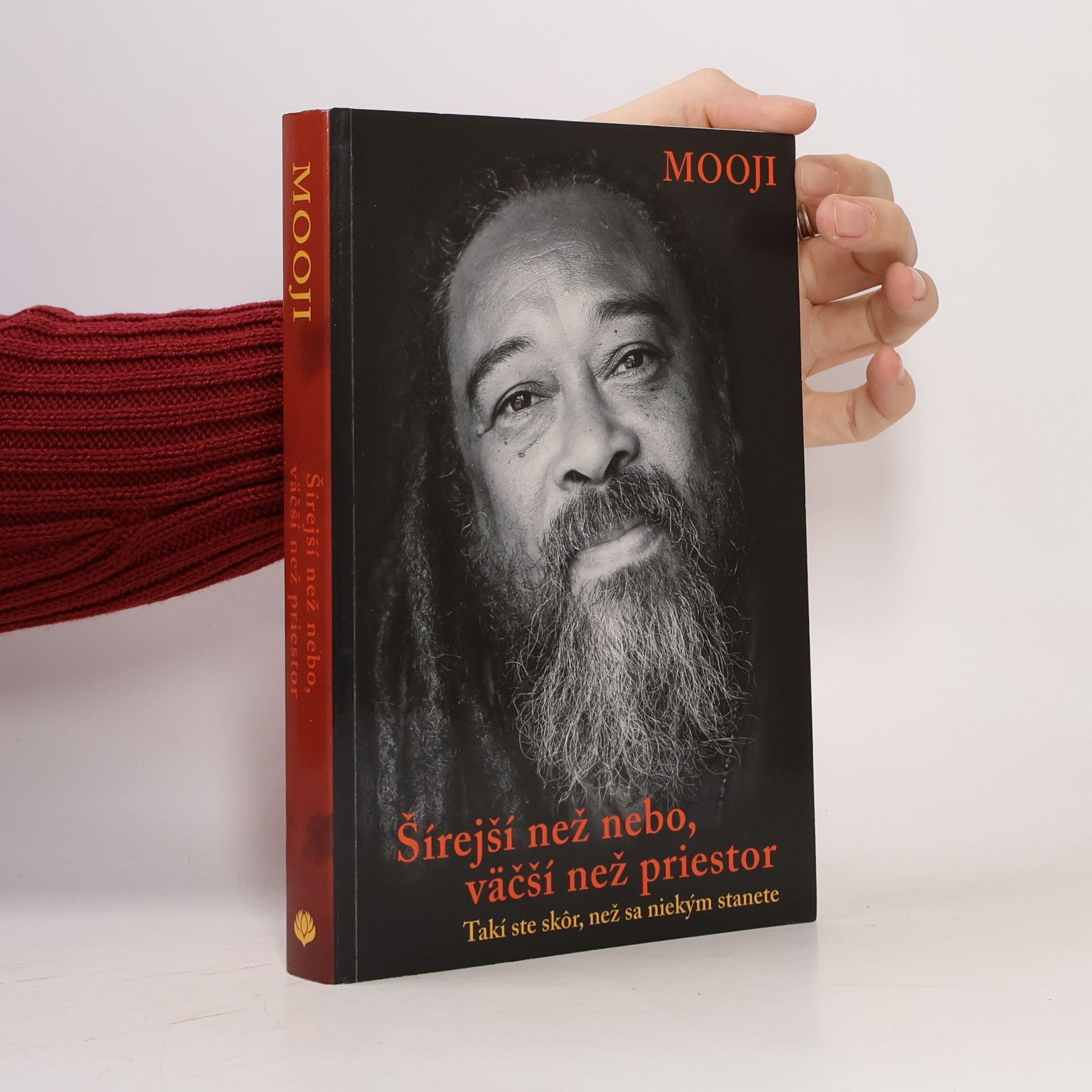 Mooji Šírejší než nebo, väčší než priestor