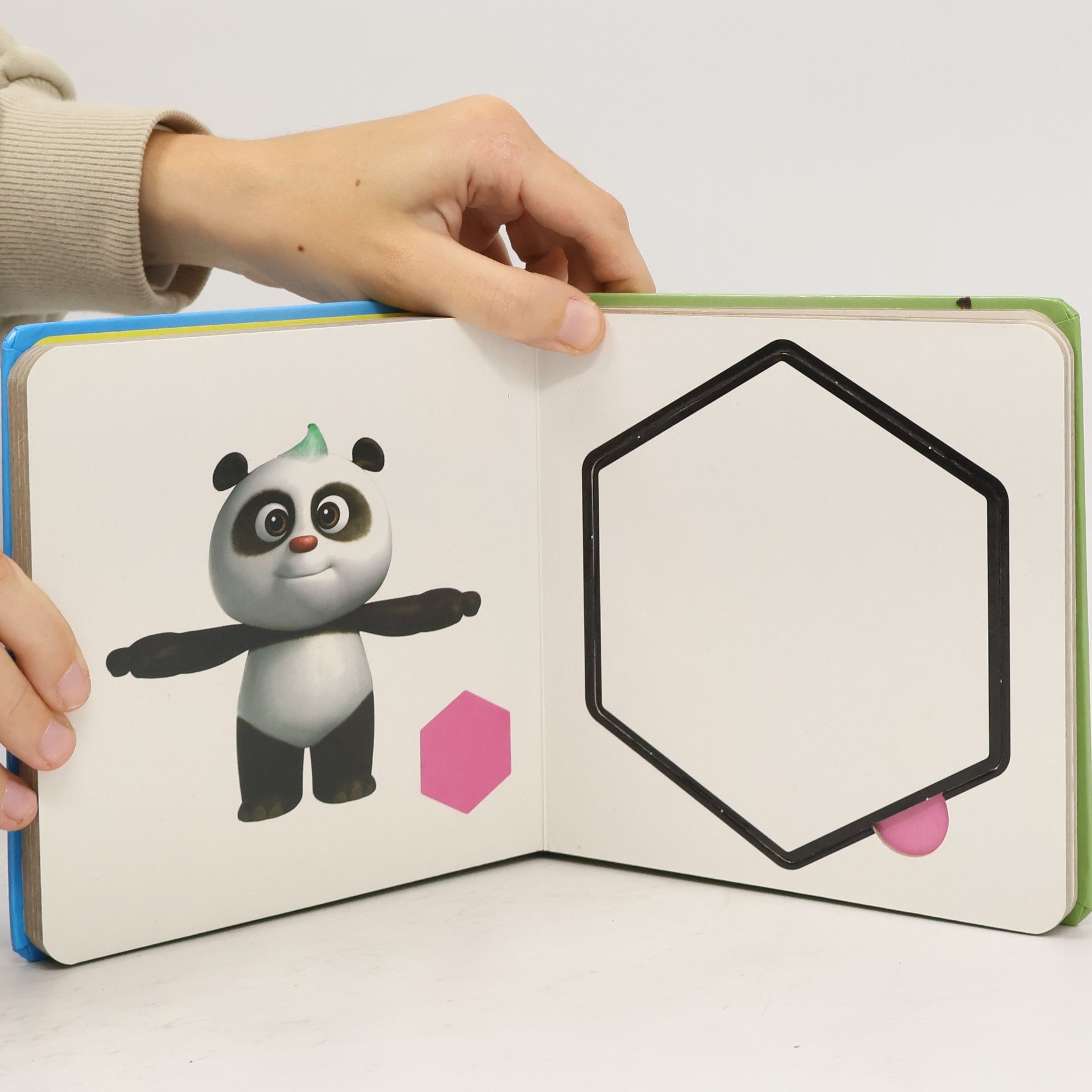 kolektiv Panda a Little Mole