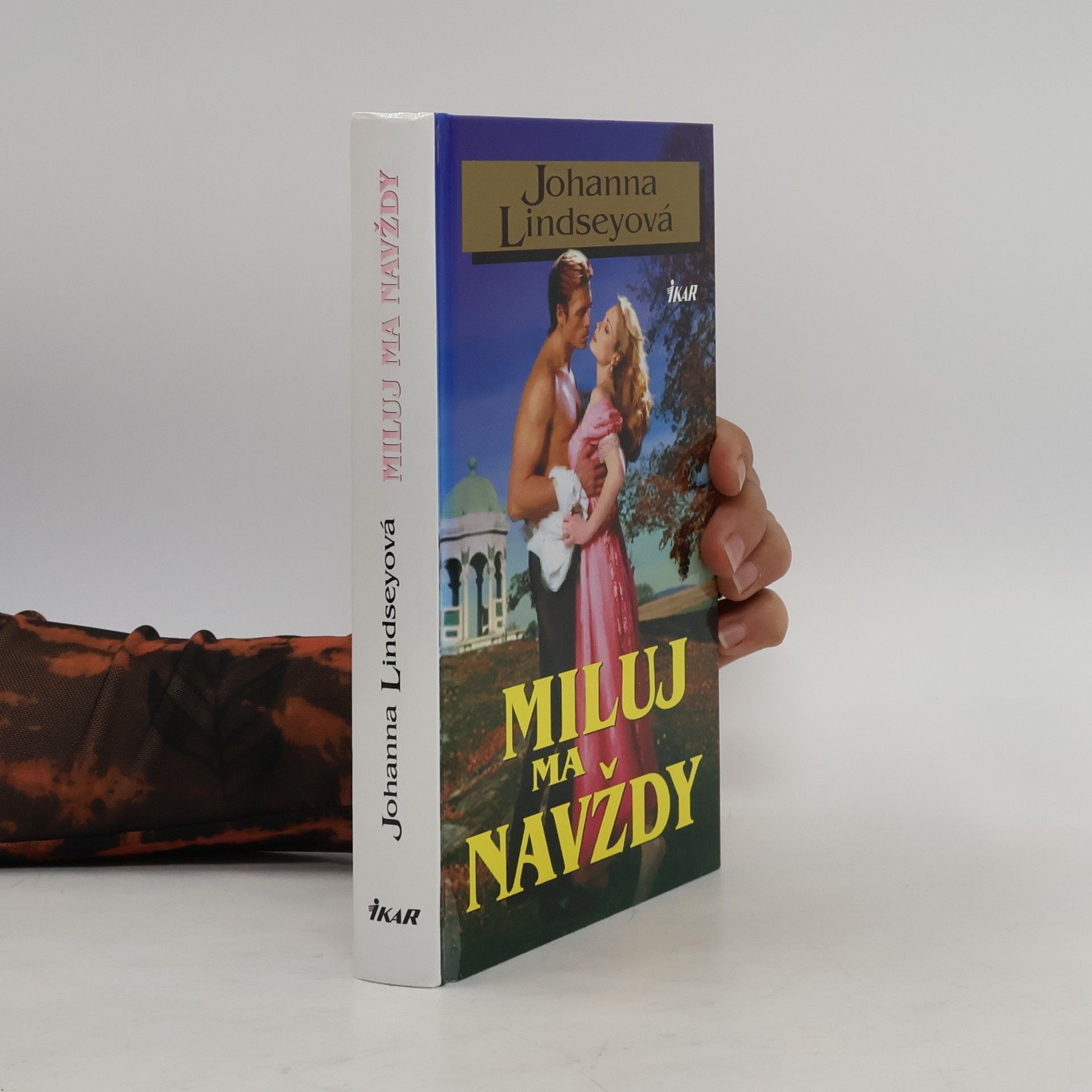 Johanna Lindsey Miluj ma navždy