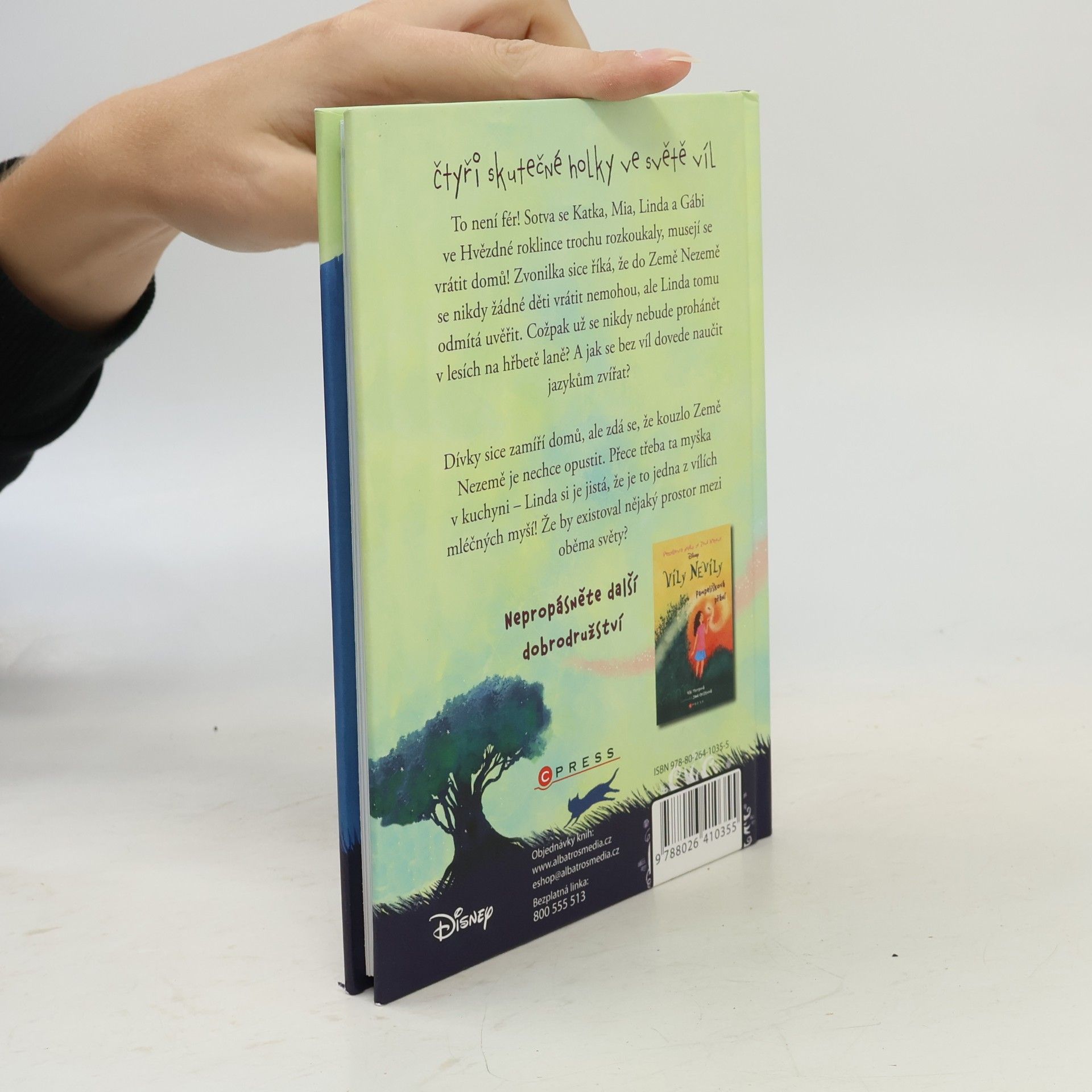 Kiki Thorpe Víly nevíly : bestsellerové příběhy ze Země Nezemě. Mezi světy