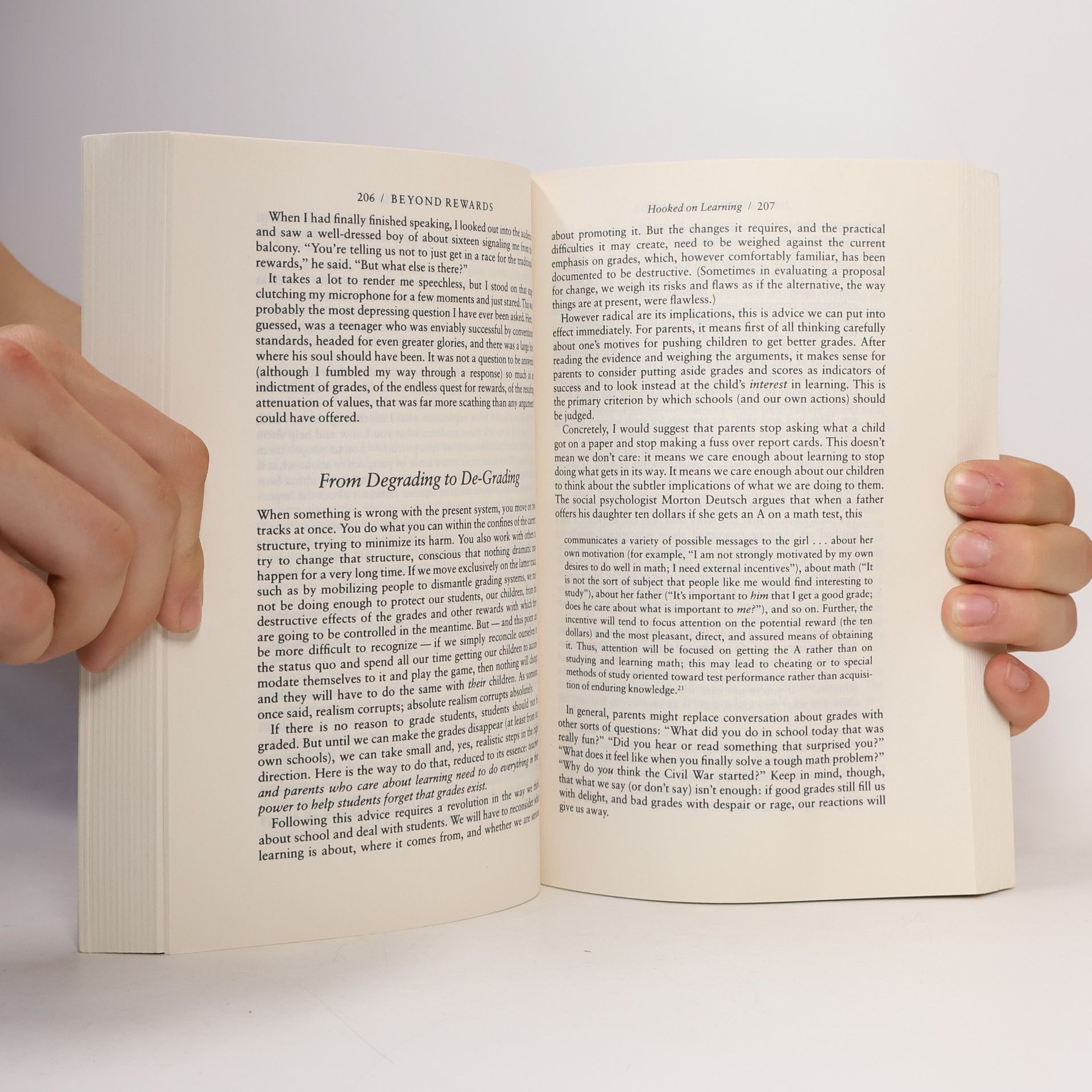 Alfie Kohn Punished by Rewards: Twenty-fifth Anniversary Edition