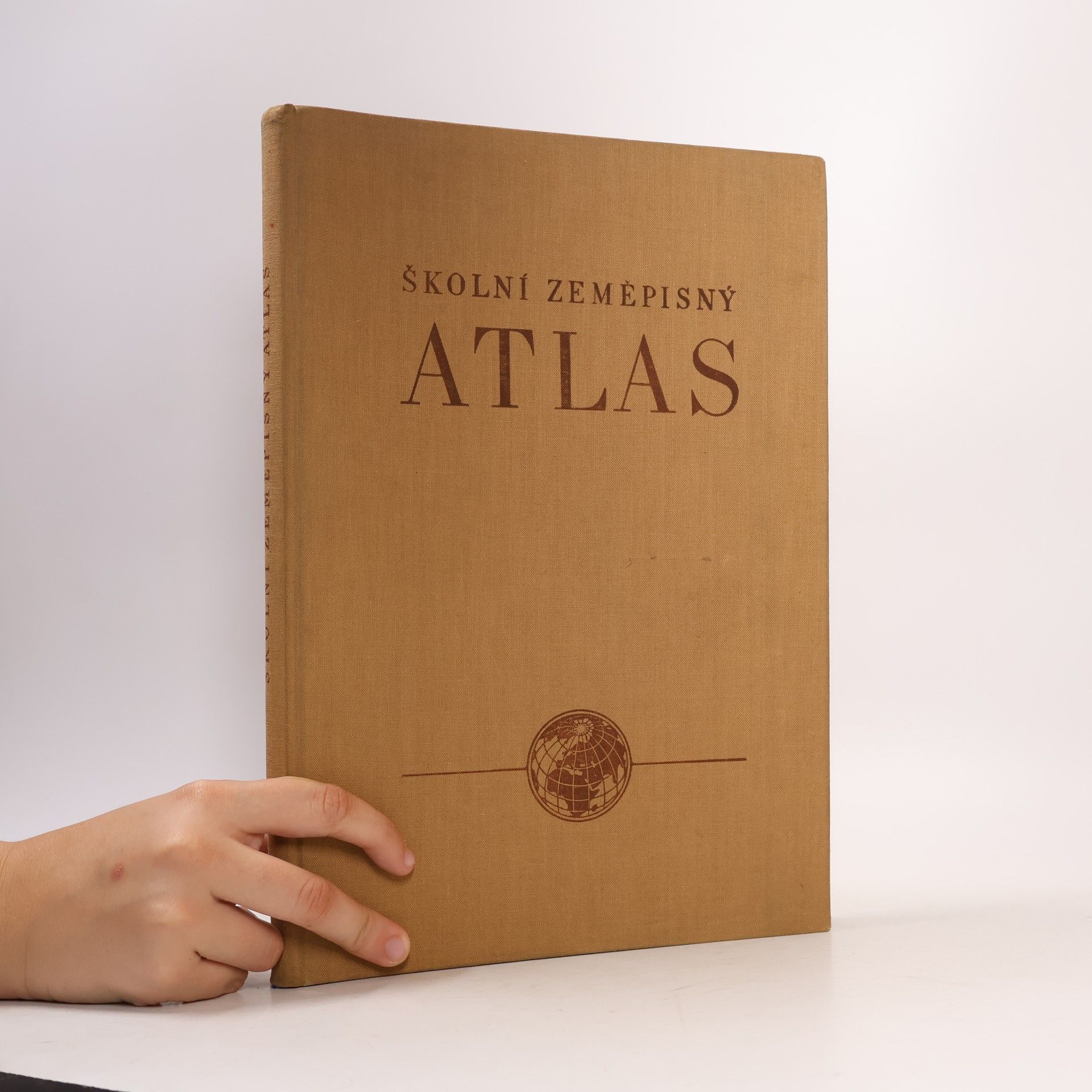 Školní zeměpisný atlas