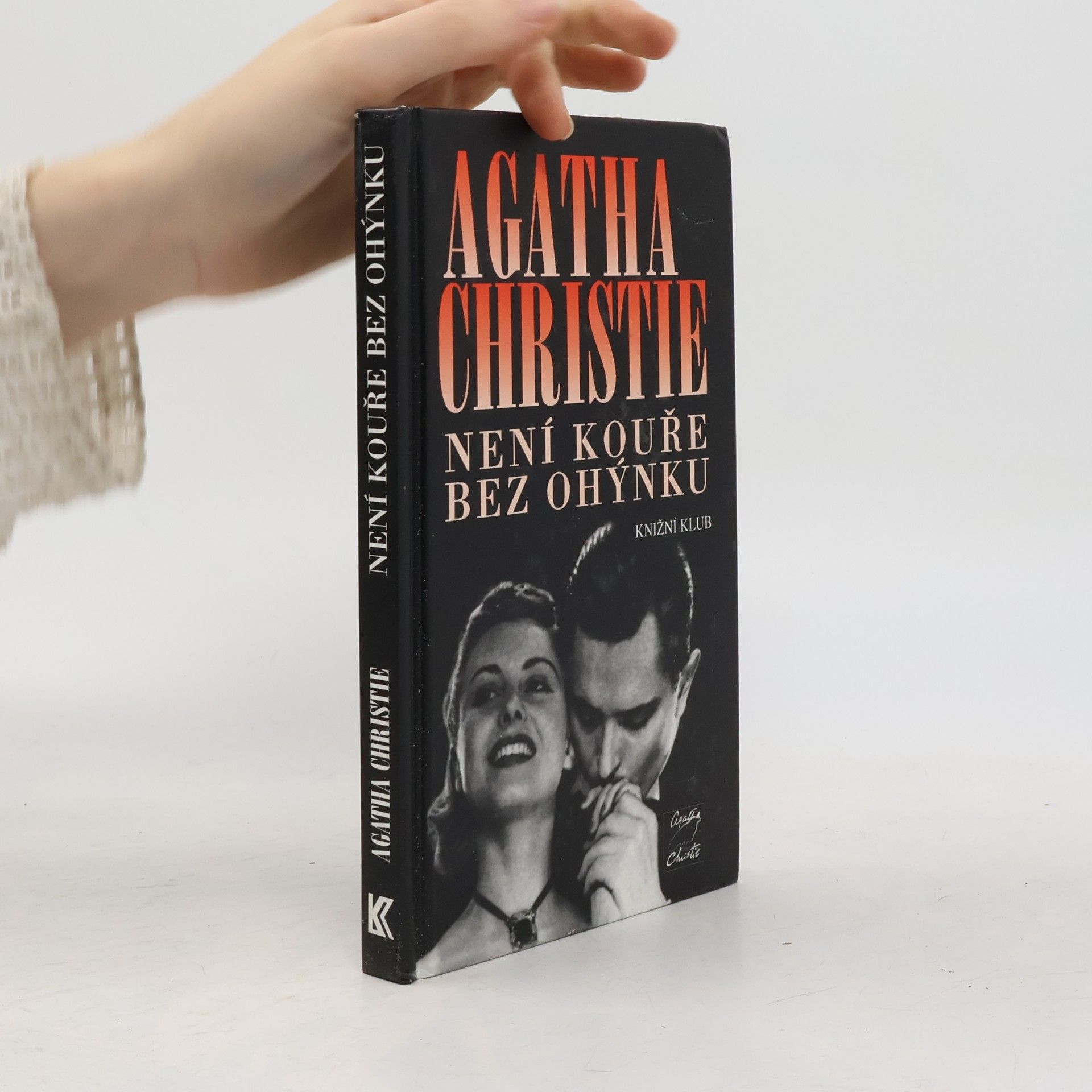 Agatha Christie Není kouře bez ohýnku