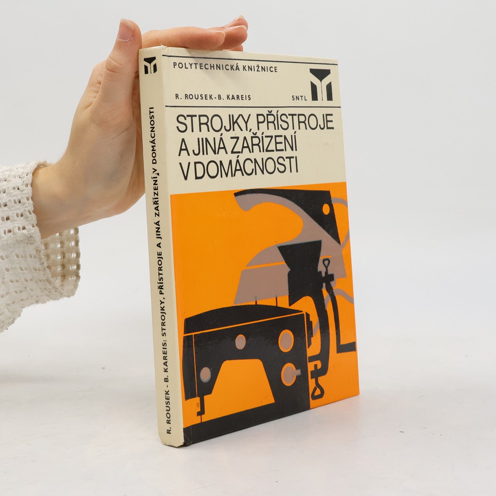 Strojky, přístroje a jiná zařízení v domácnosti