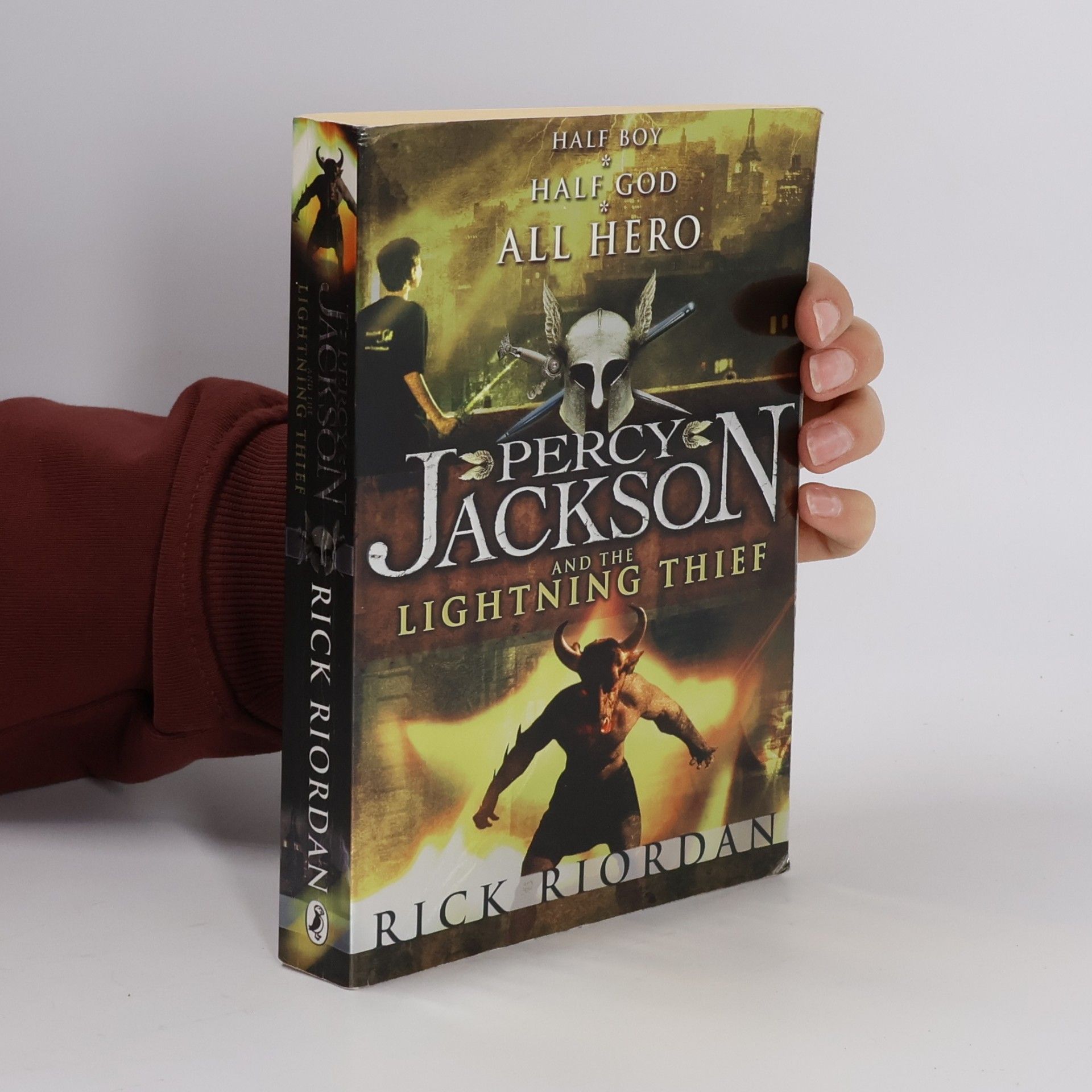 Rick Riordan Percy Jackson and the lightning thief