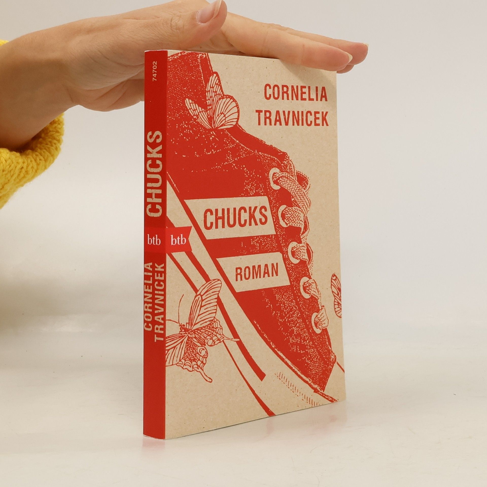 Cornelia Travnicek Chucks