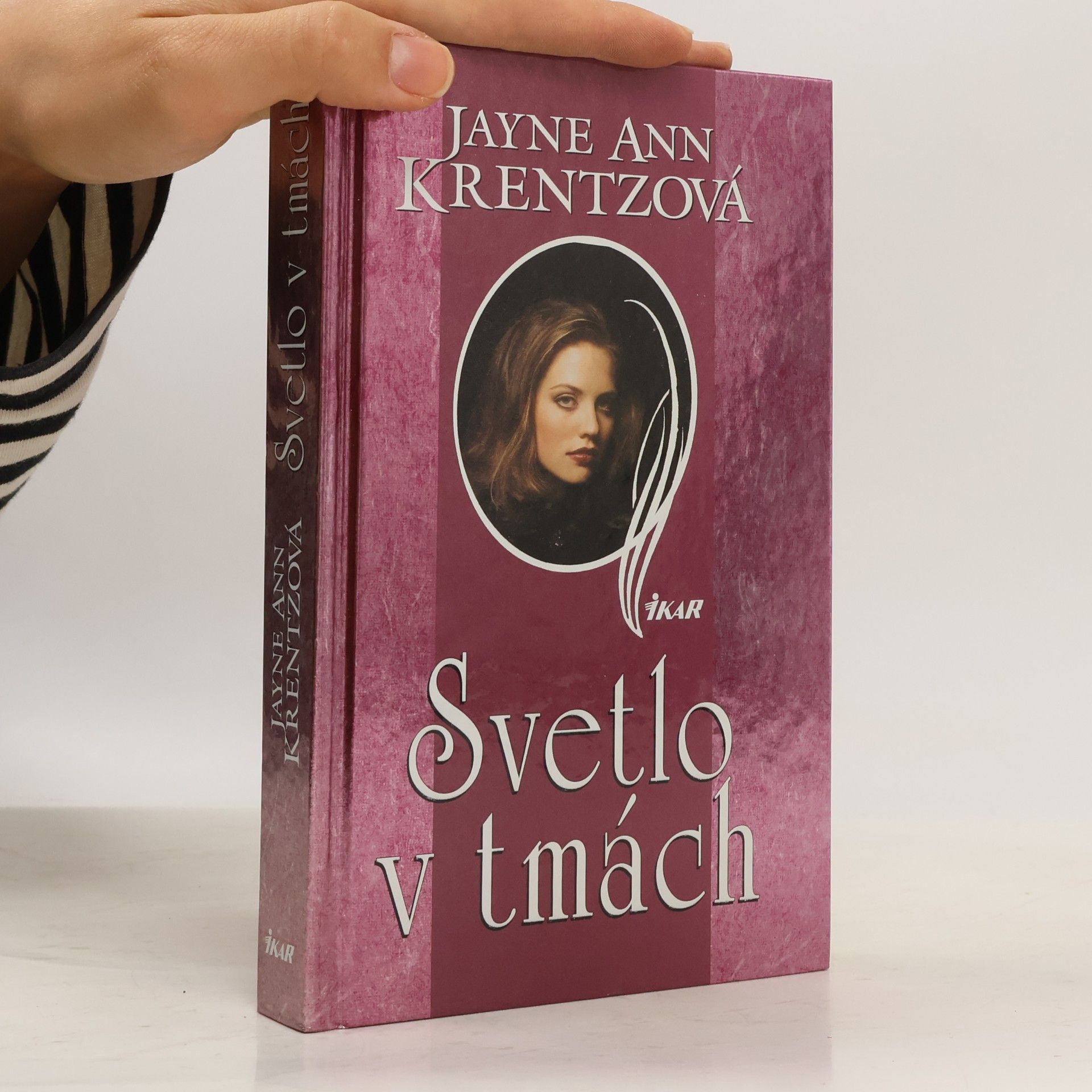 Jayne Ann Krentz Svetlo v tmách