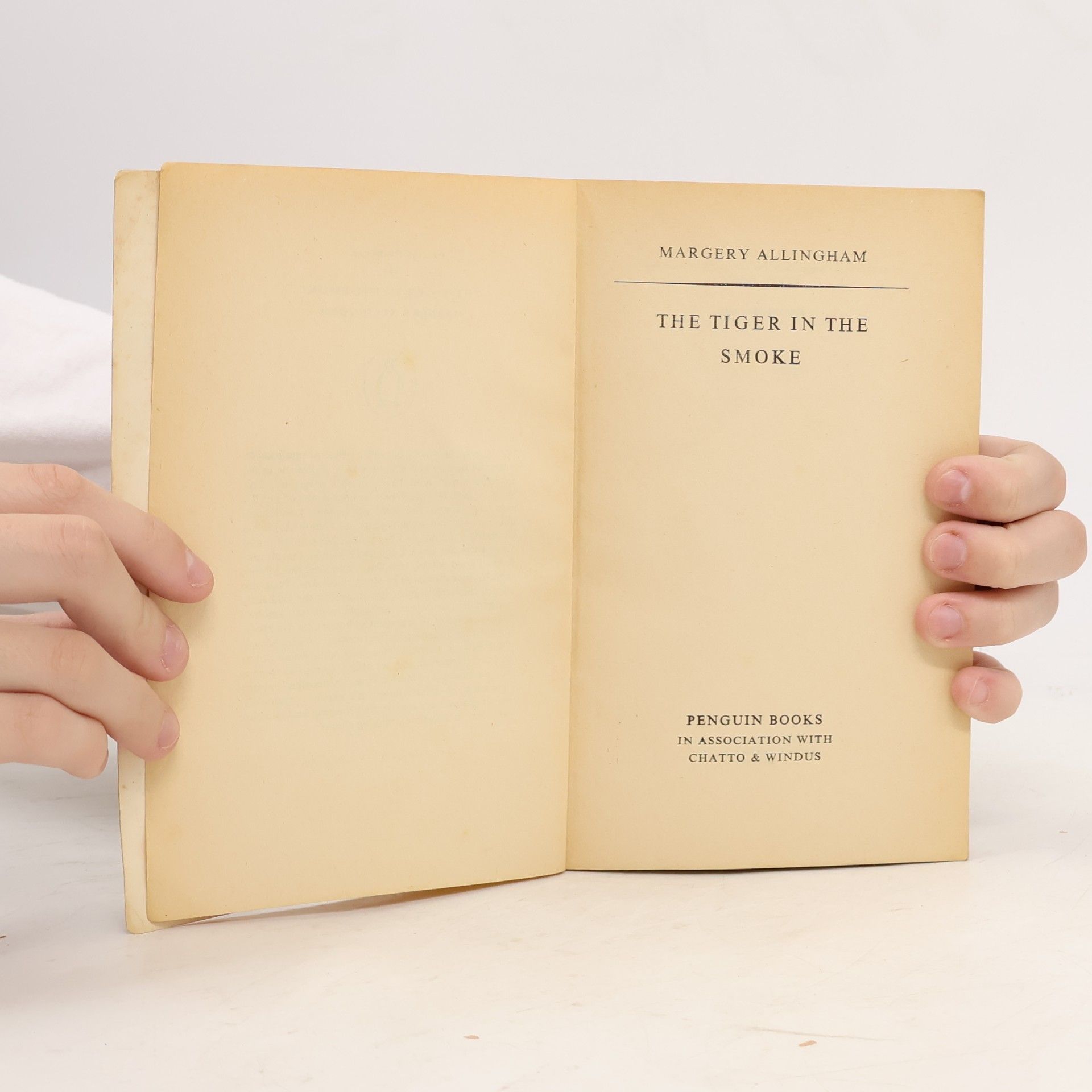 Margery Allingham The Tiger in the Smoke