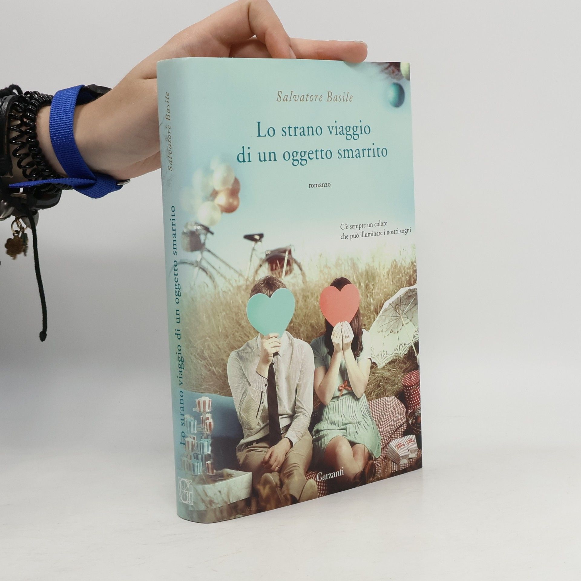 Salvatore Basile Lo strano viaggio di un oggetto smarrito