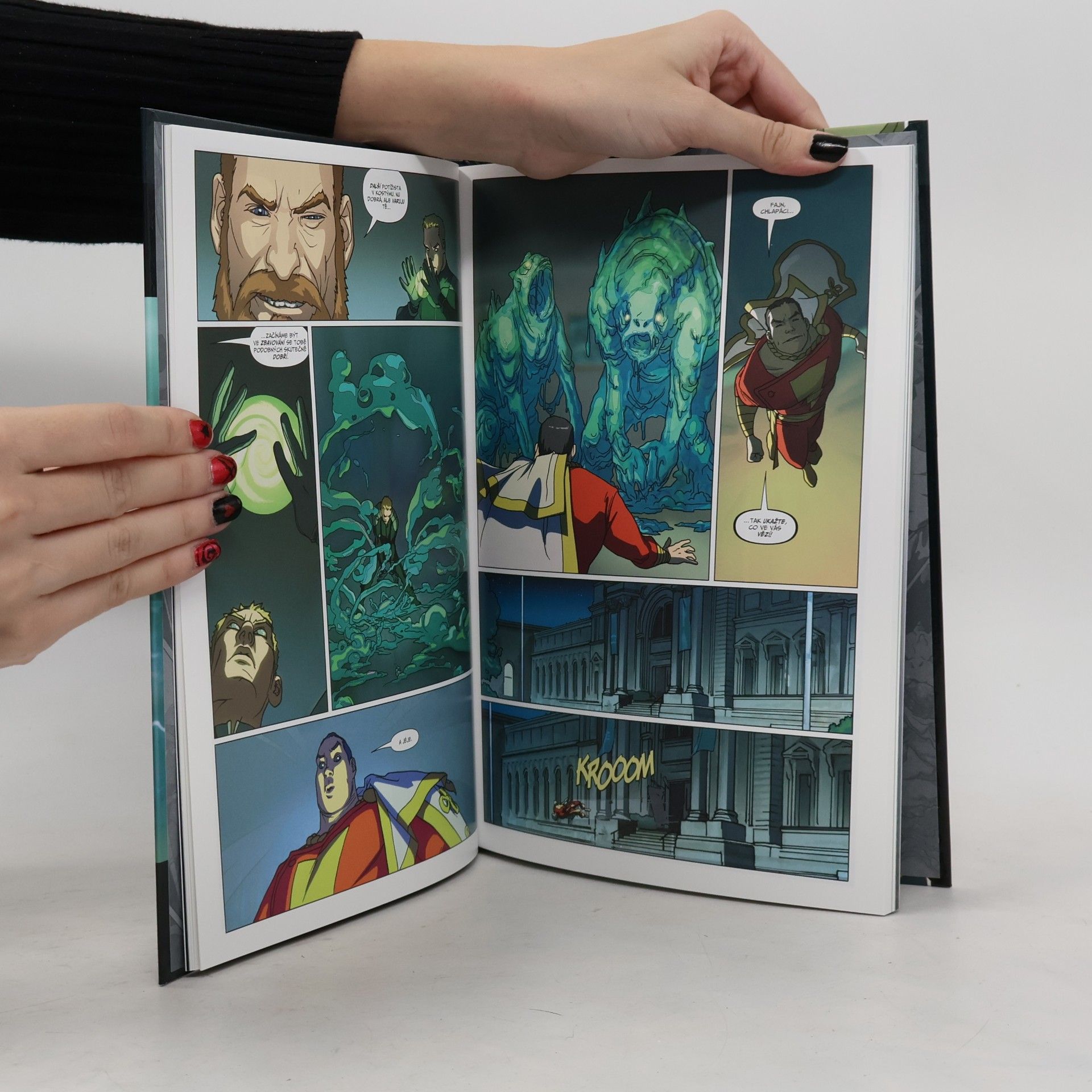 Various authors Superman. Shazam. První zahřmění