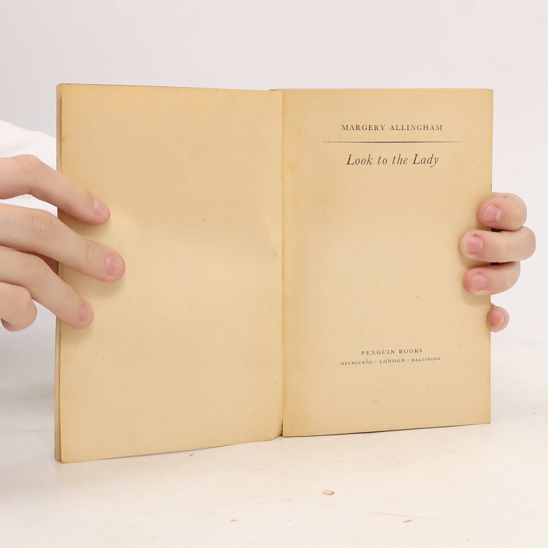 Margery Allingham Look to the Lady