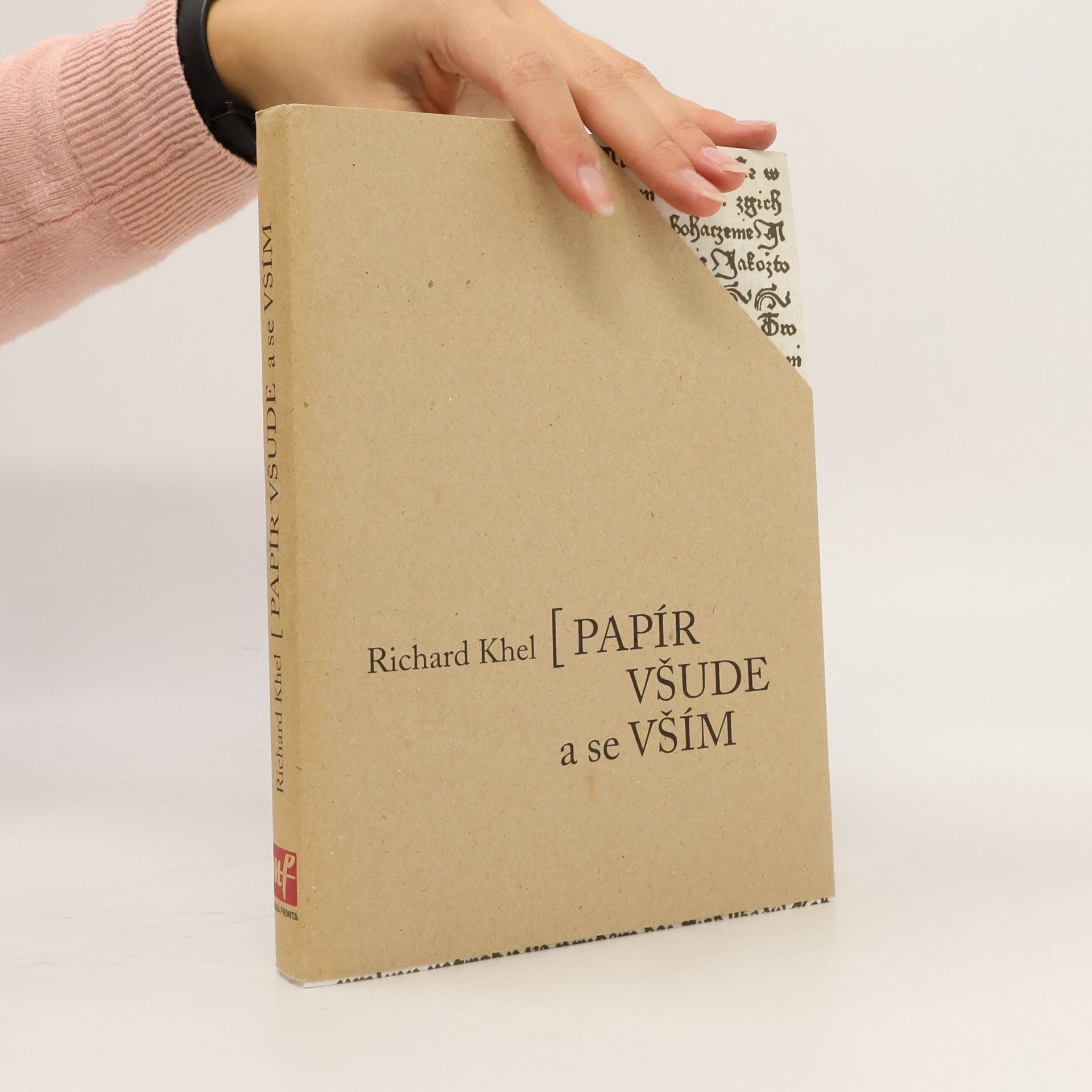 Richard Khel Papír všude a se vším