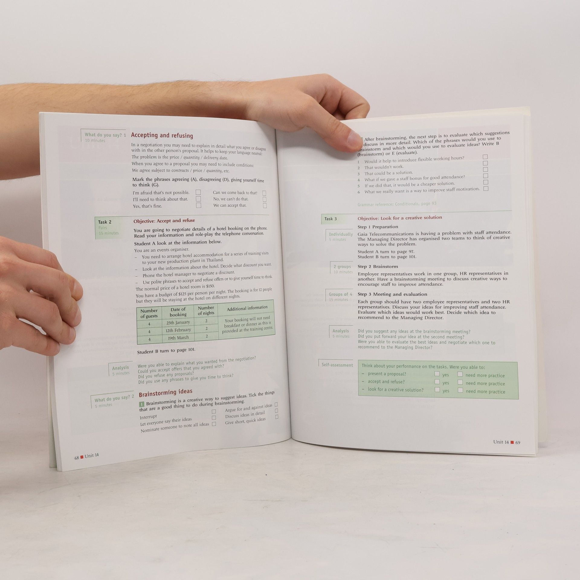 Irene Barrall Intelligent business : skills book