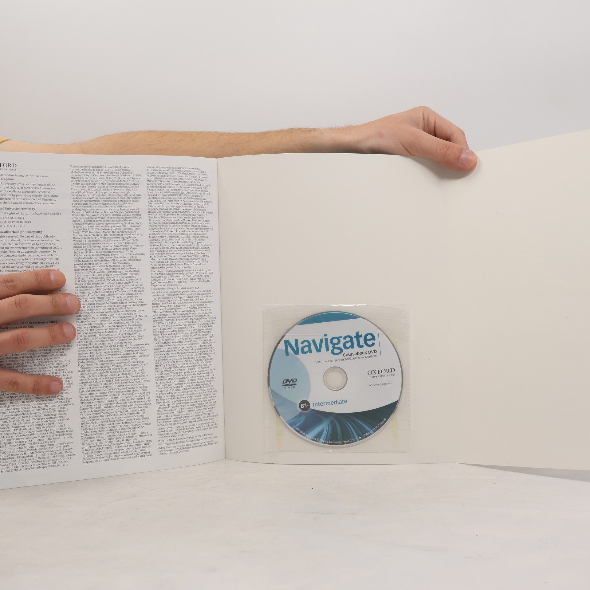 Various authors Navigate B1+ : intermediate. Coursebook with video and Oxford Online Skills