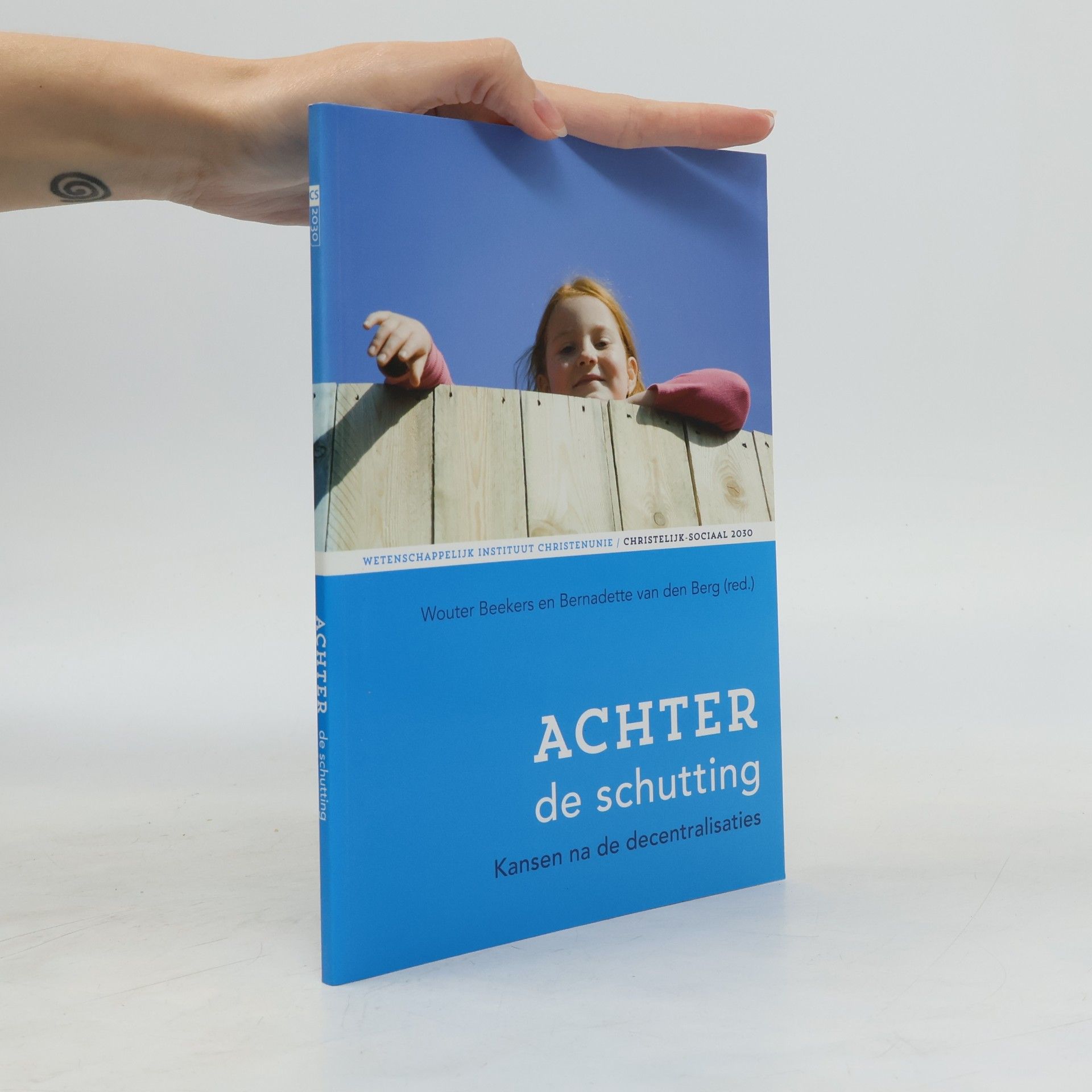 Achter de schutting