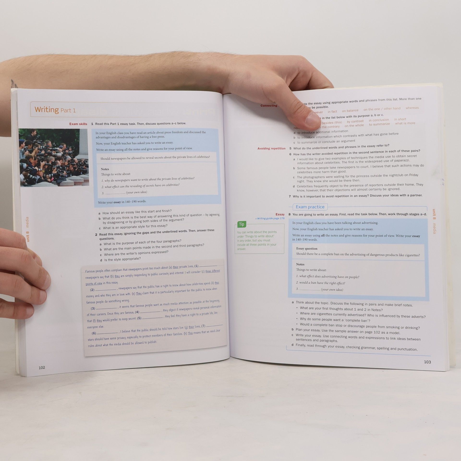 Simon Haines Cambridge English first masterclass : student's book with online practice