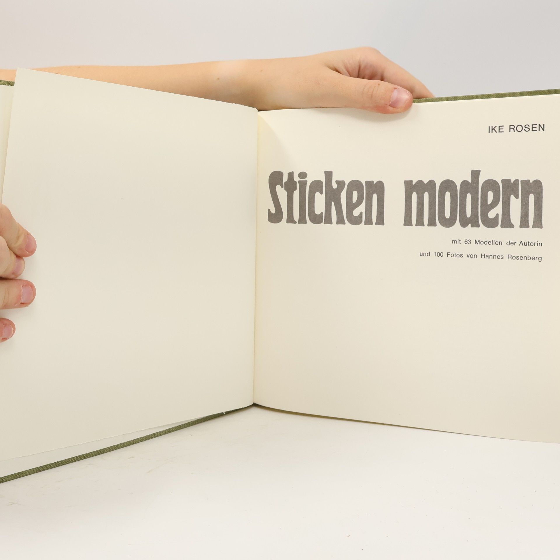 Ike Rosen Sticken modern