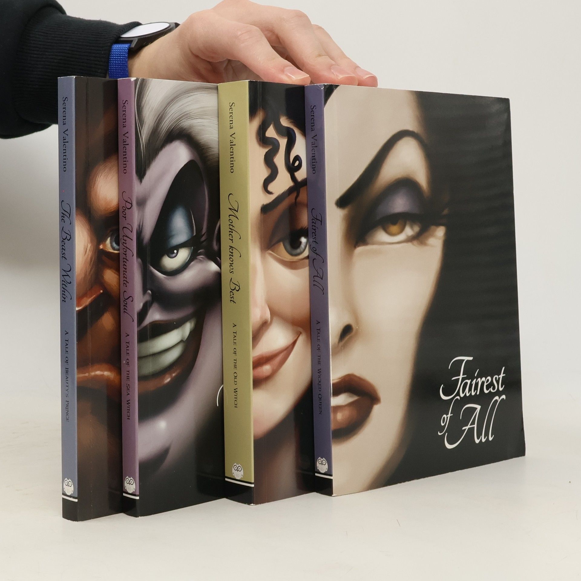 Serena Valentino Disney. Villain Tales