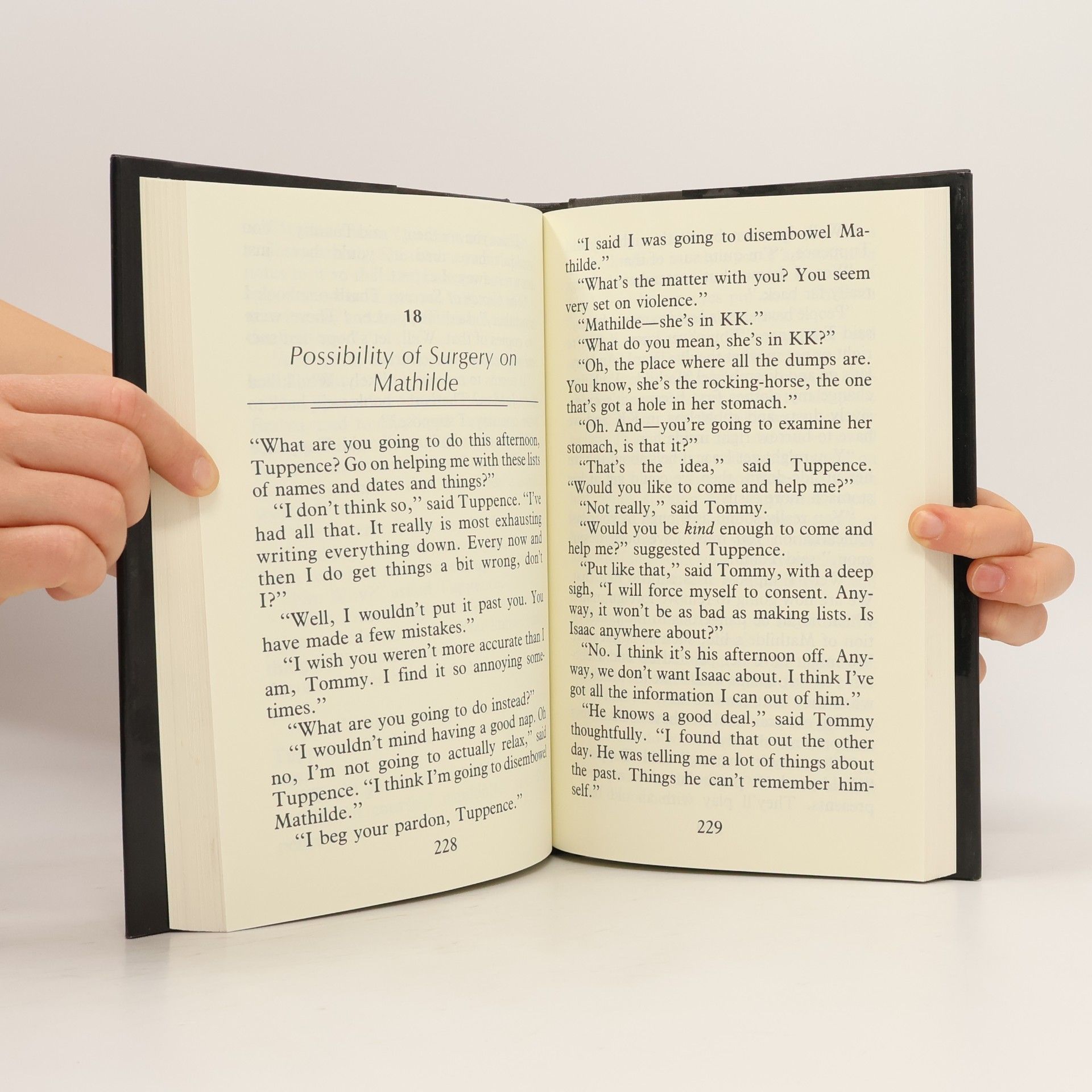 Agatha Christie Large Print Popular Author Library: Postern of Fate