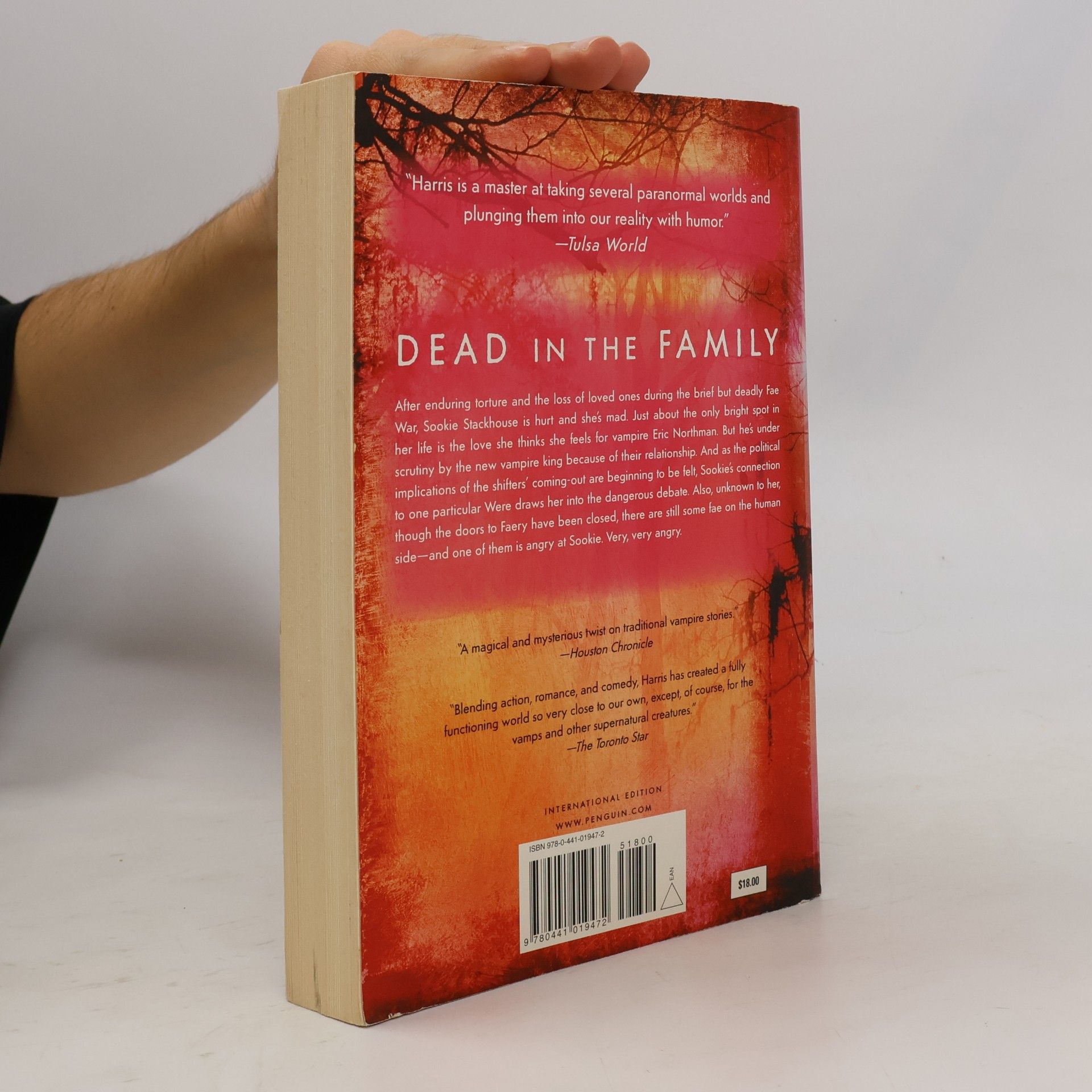 Charlaine Harris Sookie Stackhouse Novel: Dead in the Family