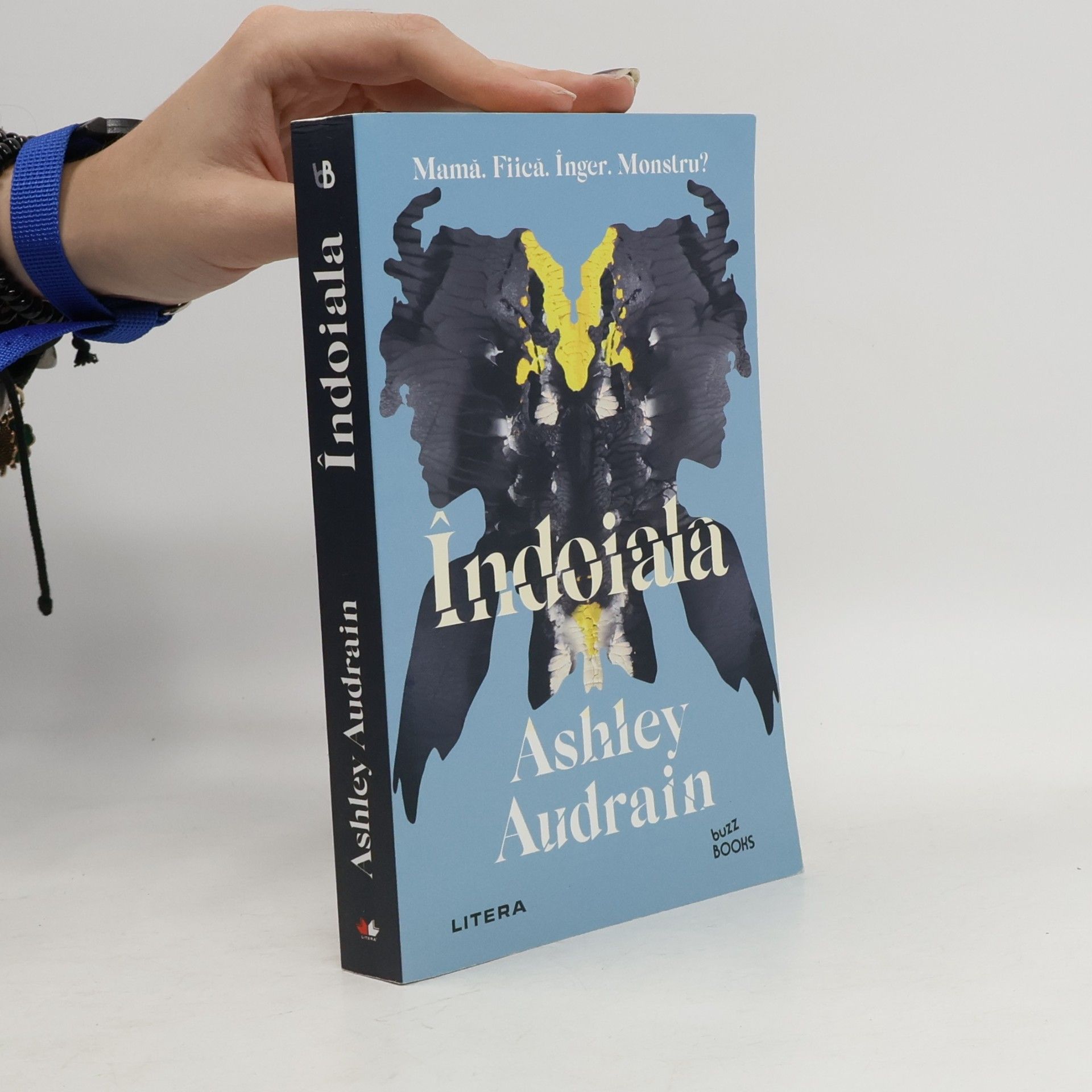 Ashley Audrain Îndoiala