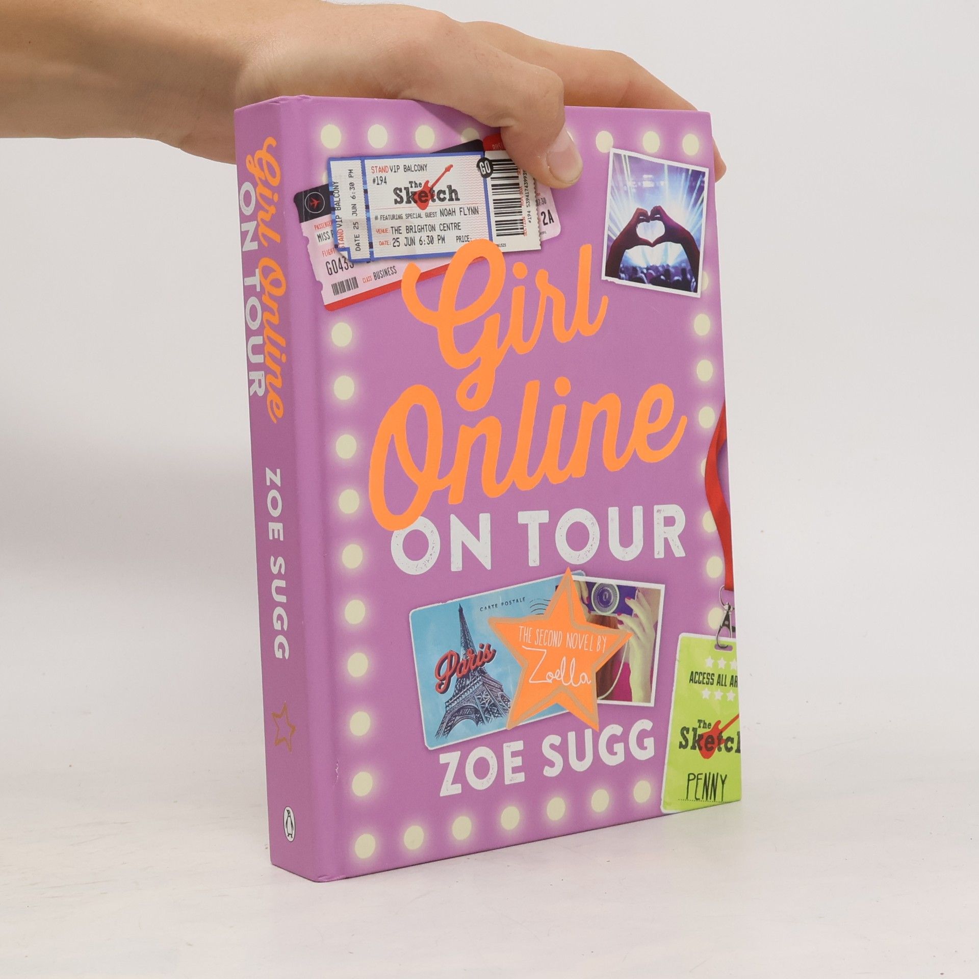 Girl online. On tour