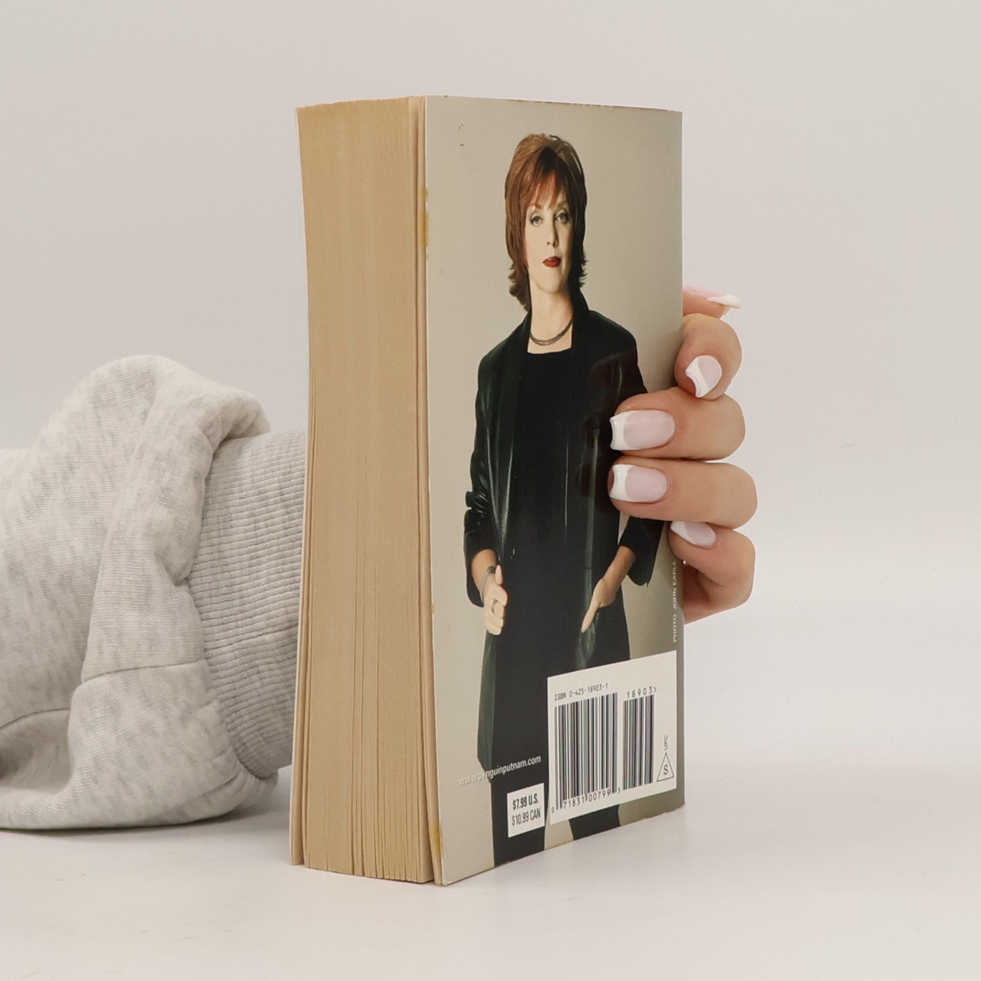Nora Roberts Portrait in death