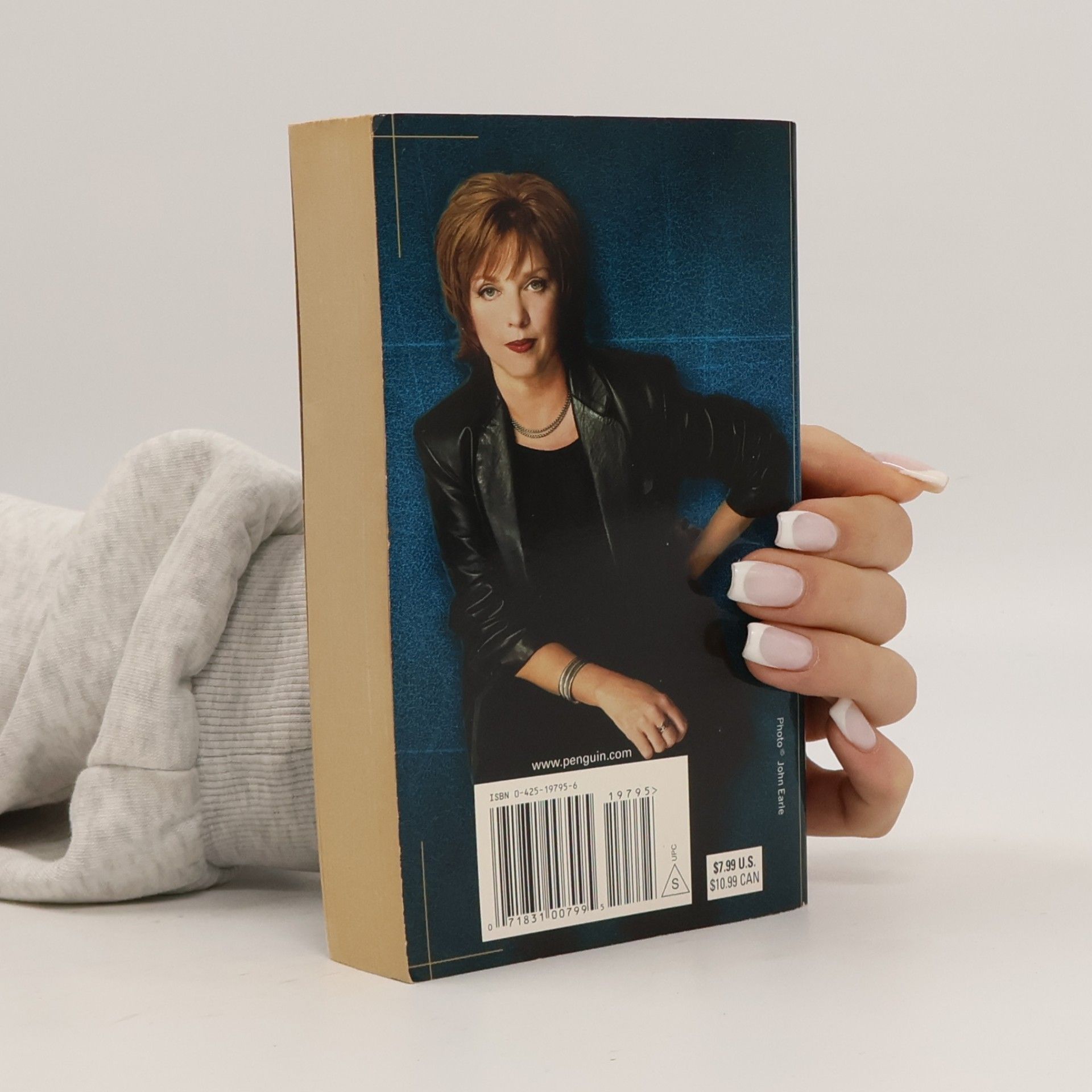 Nora Roberts Divided in Death