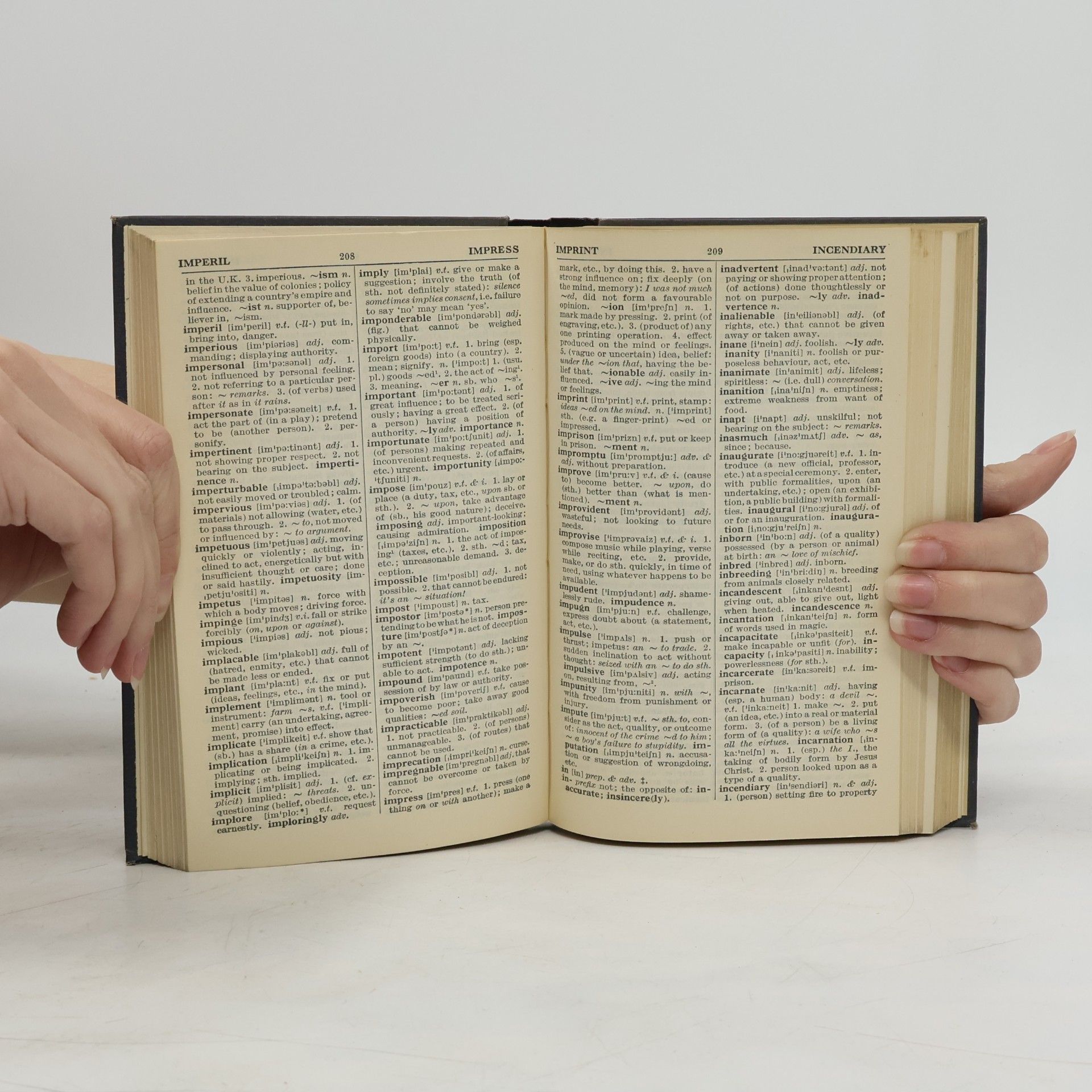 A. S. Hornby An english-reader´s dictionary