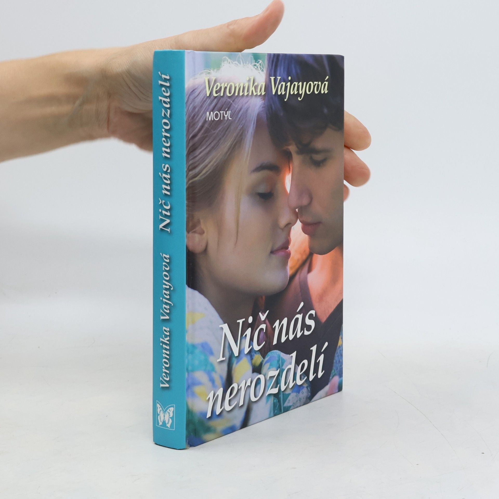 Veronika Vajayová Nič nás nerozdelí