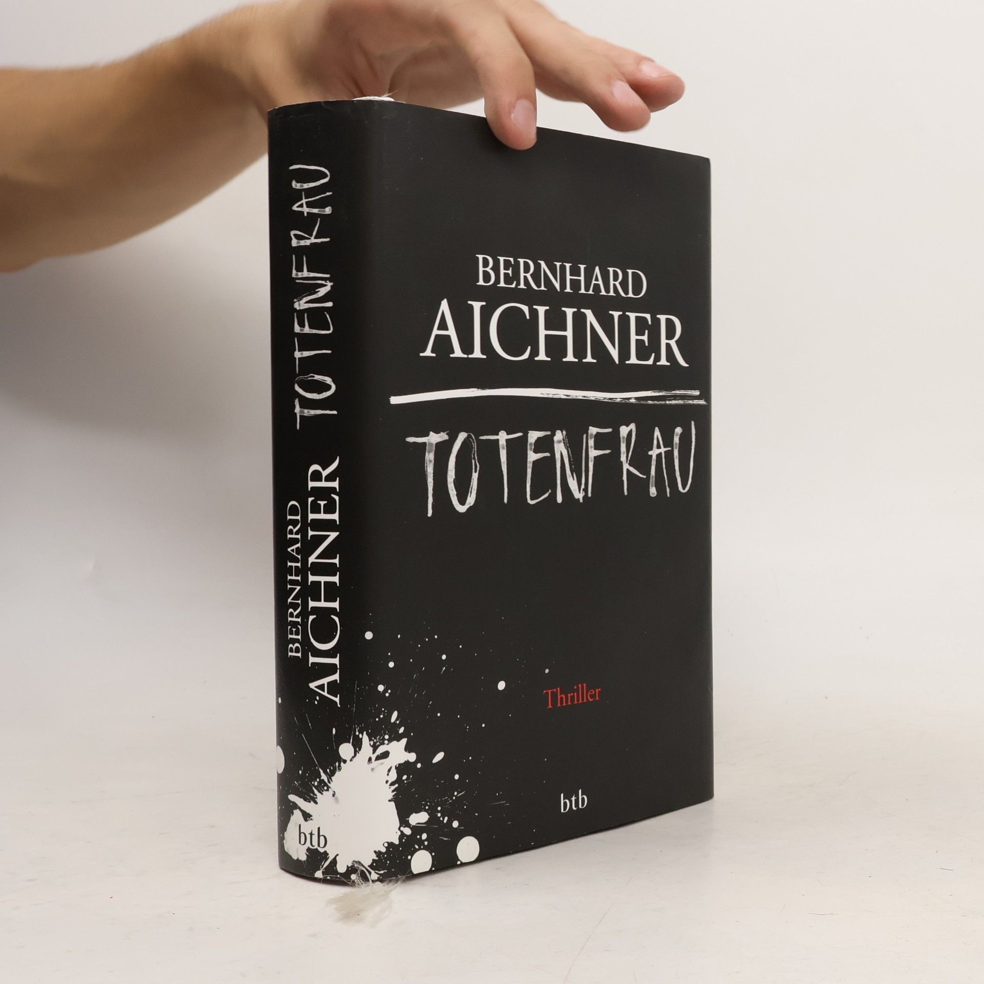 Bernhard Aichner Totenfrau