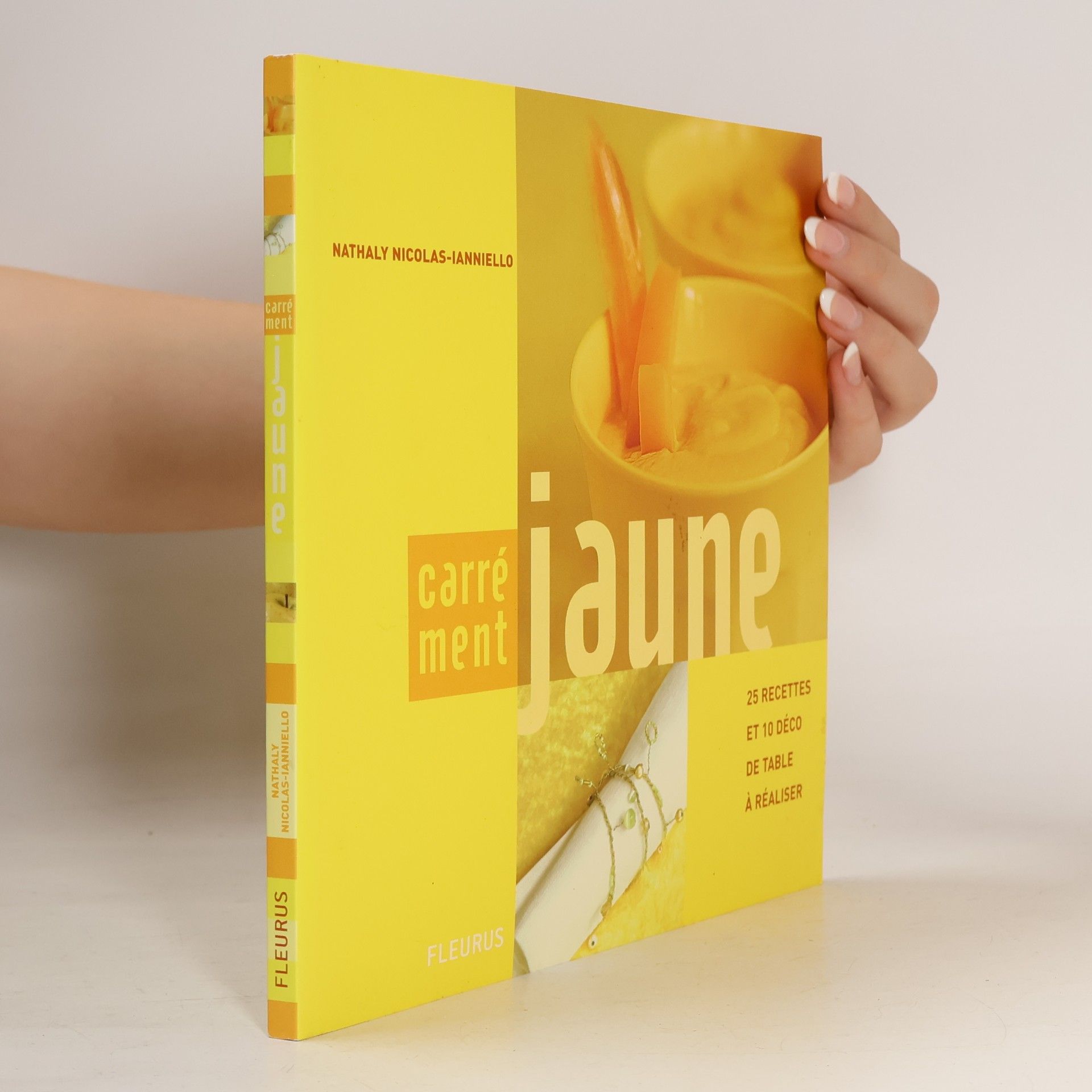Nathaly Nicolas-Ianniello Carrément jaune