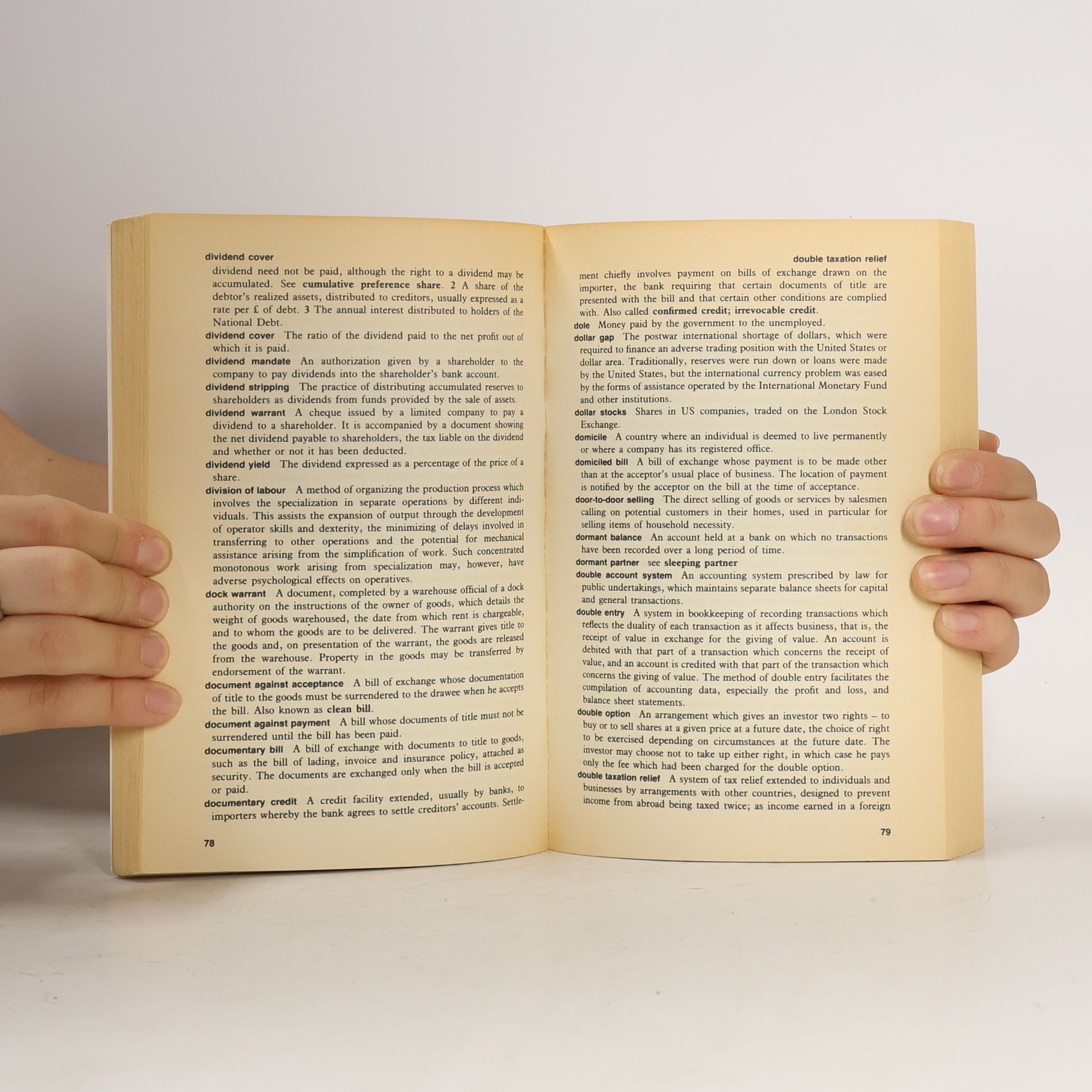 Leo Liebster HAMLYN DICTIONARY OF BUSINESS TERMS