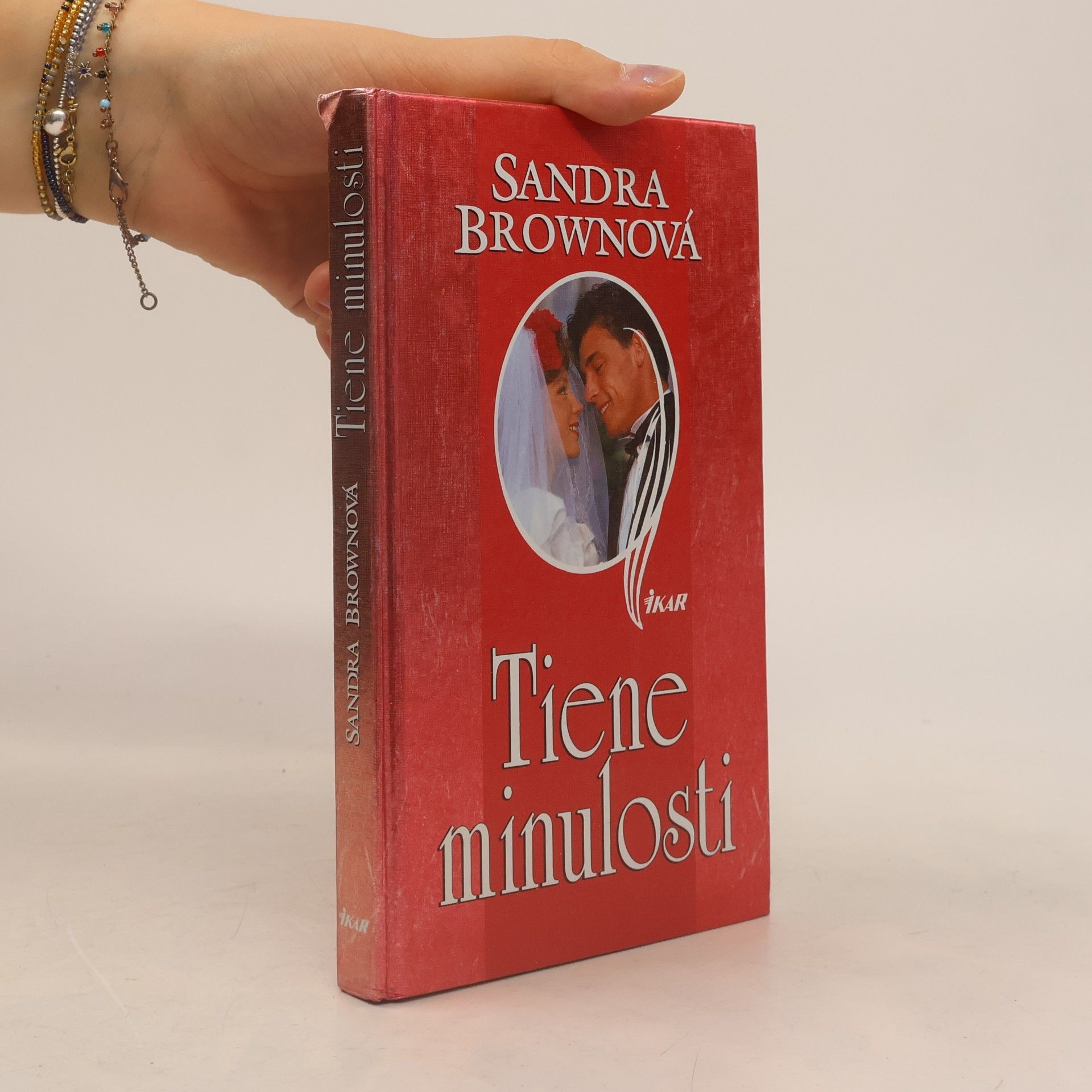 Sandra Brown Tiene minulosti