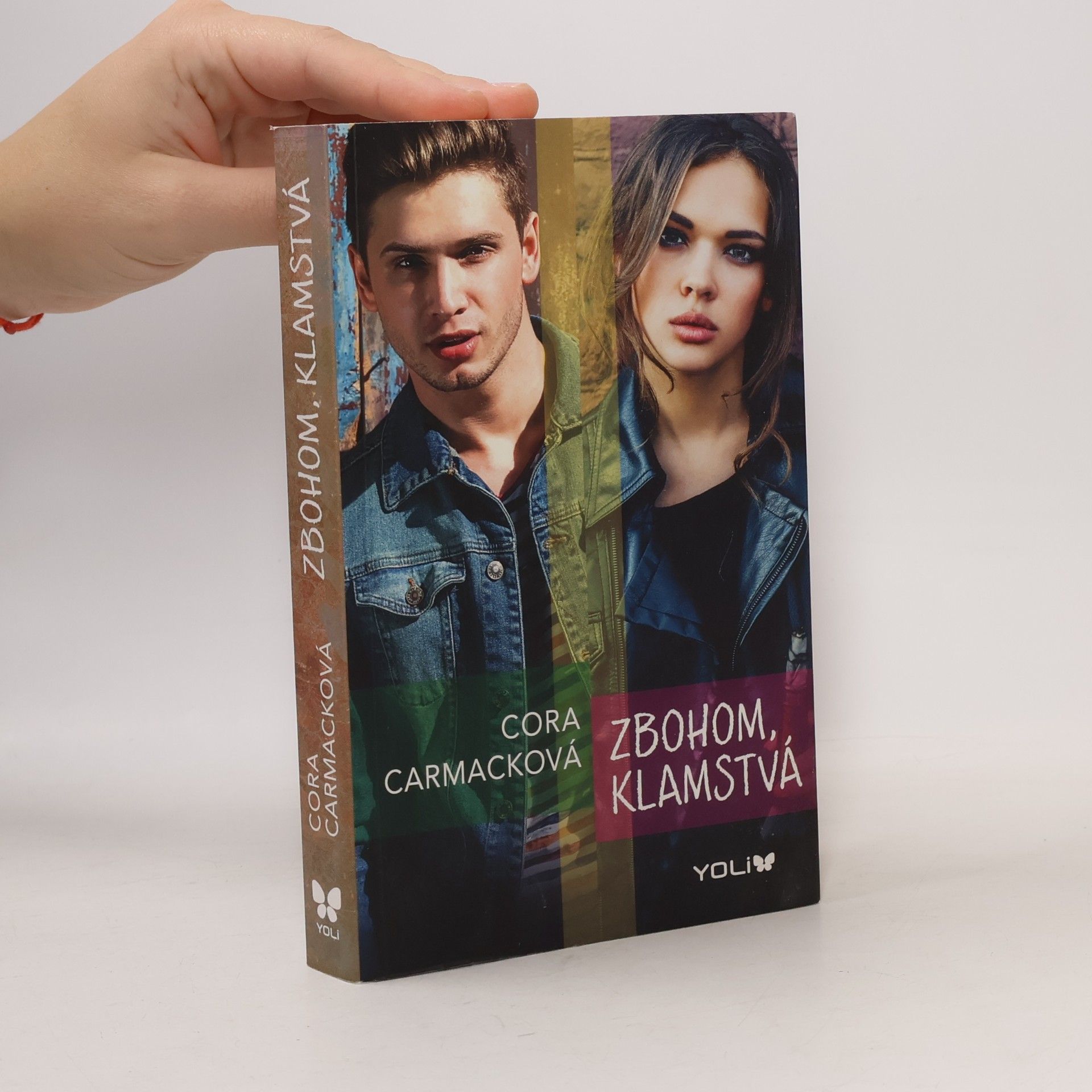 Cora Carmack Zbohom, klamstvá