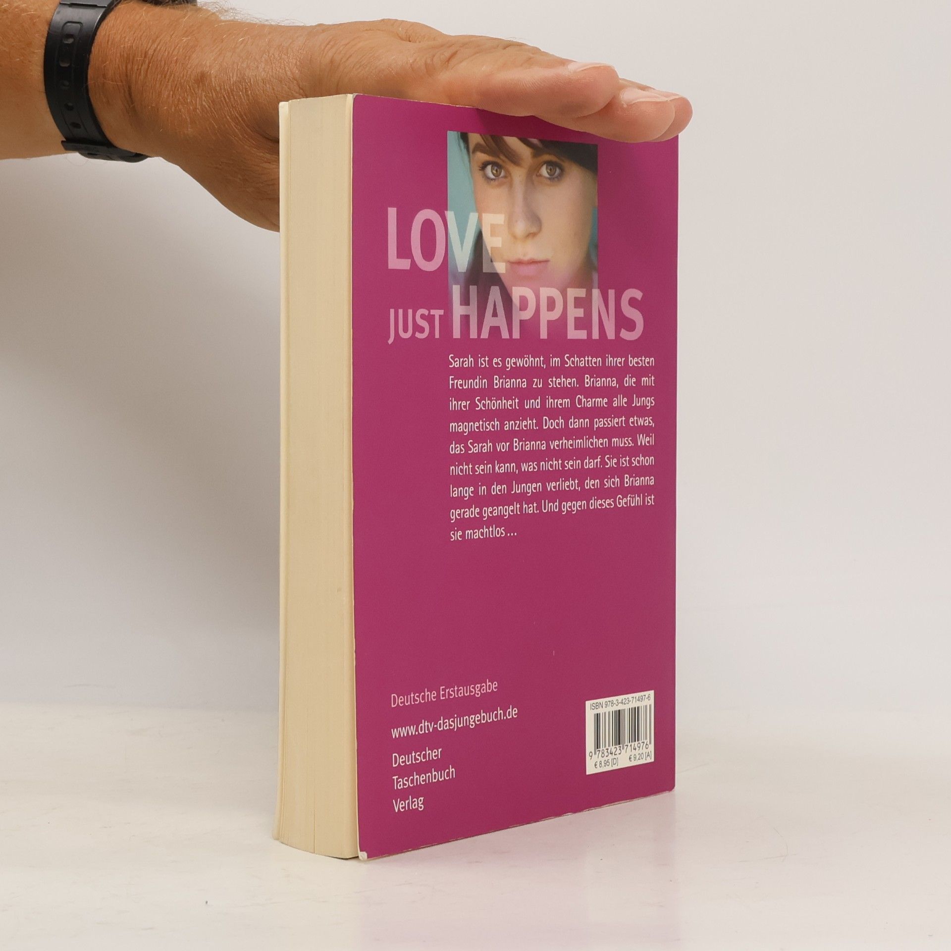 Elizabeth Scott Love Just Happens