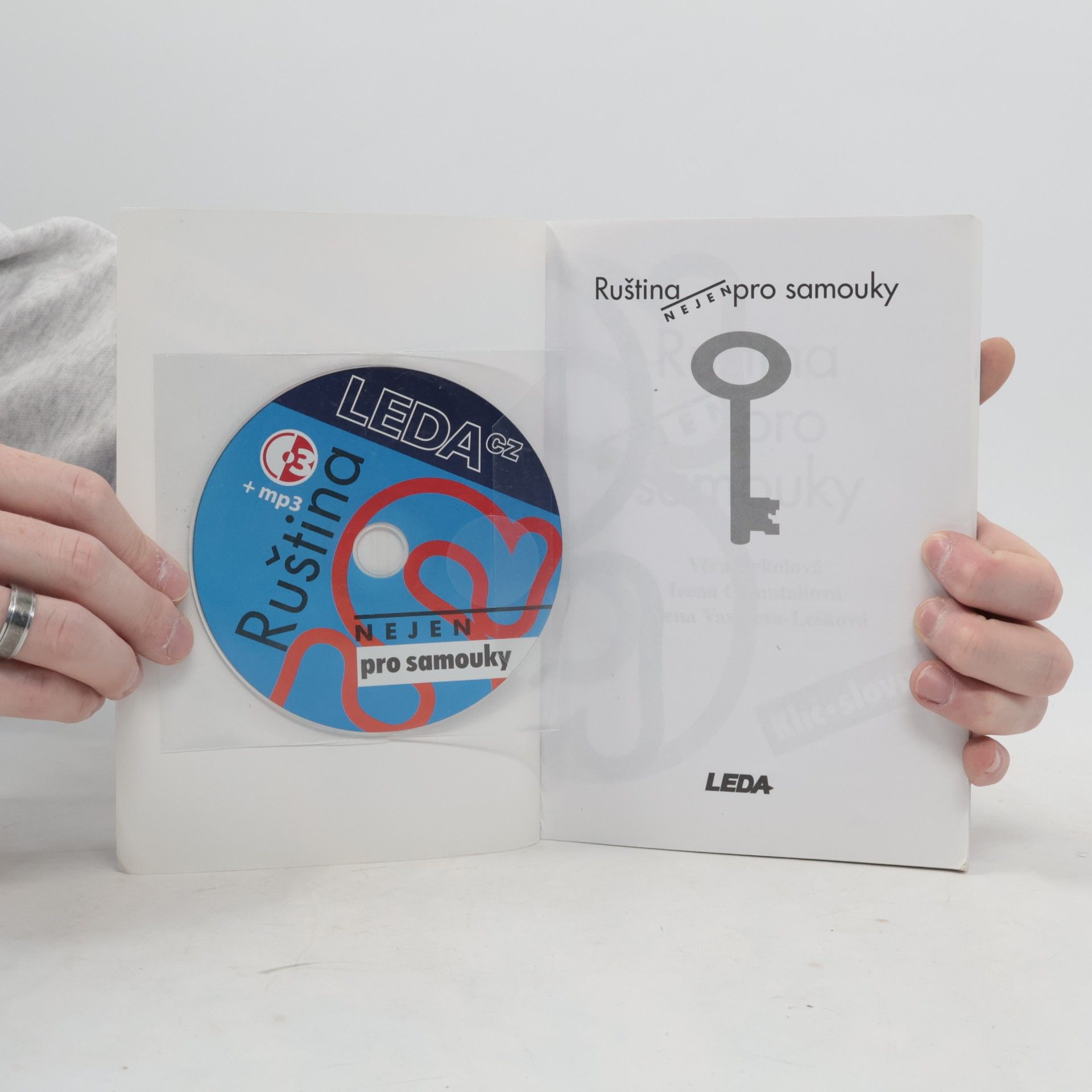 Věra Nekolová Ruština nejen pro samouky. Klíč, slovník + CD