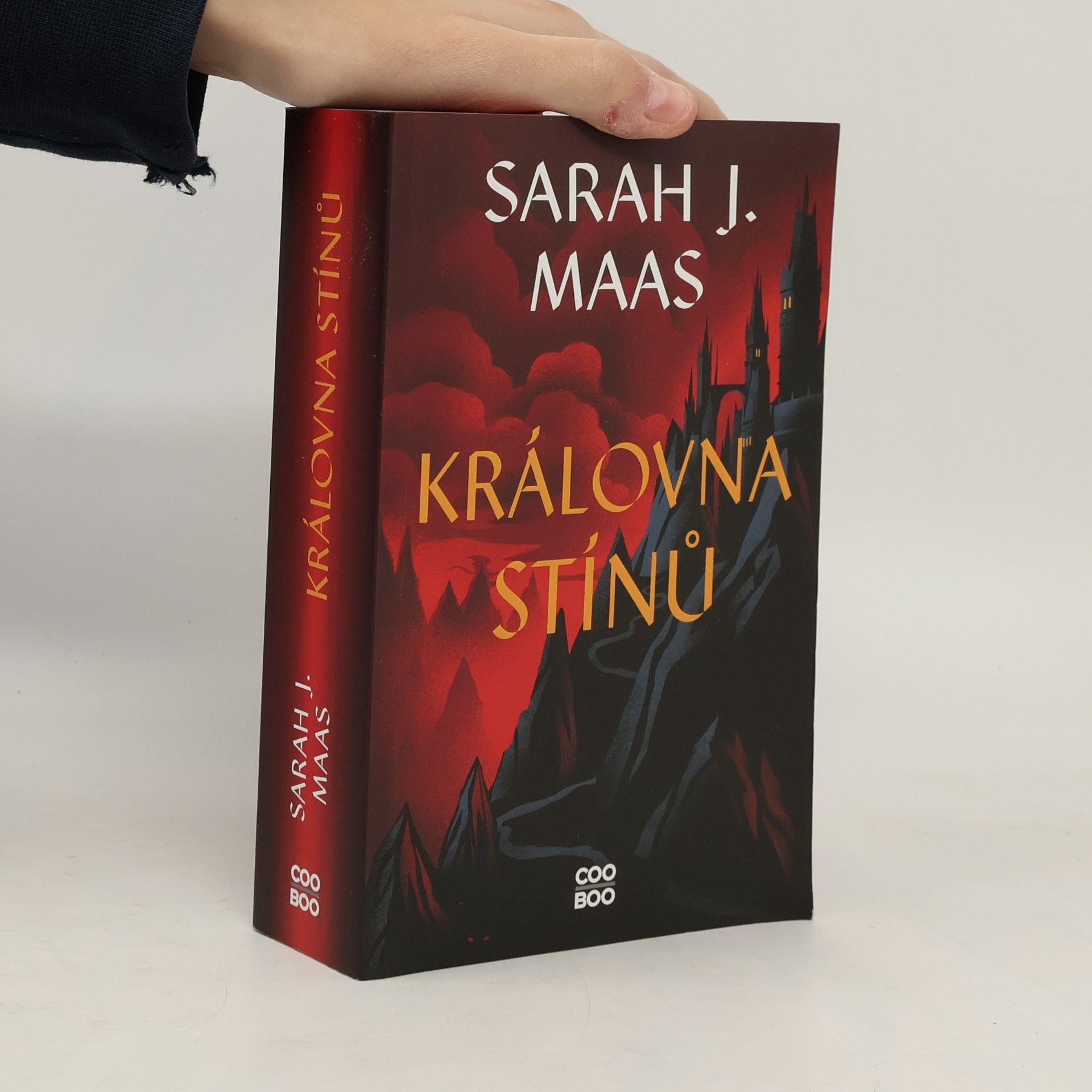 Sarah J. Maas Královna stínů