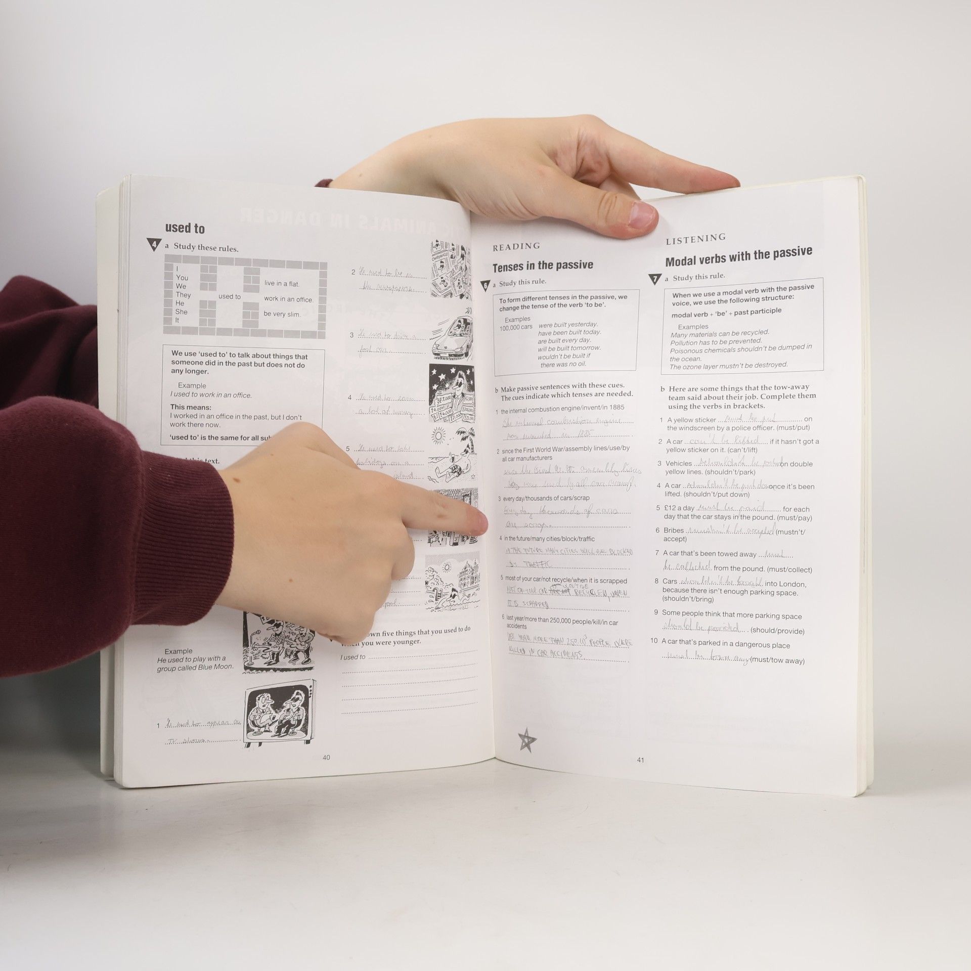 Tom Hutchinson Hotline Intermediate. Workbook
