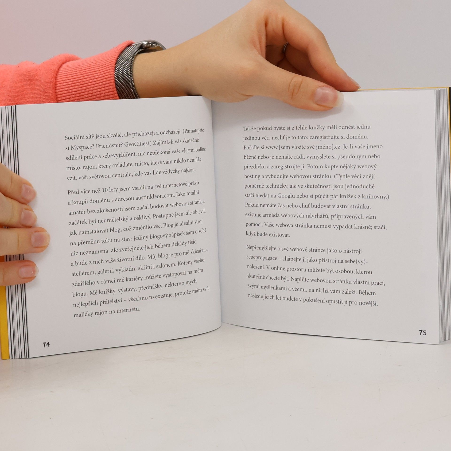 Austin Kleon Ukaž, co děláš! 10 způsobů, jak sdílet svou kreativitu a nechat se objevit