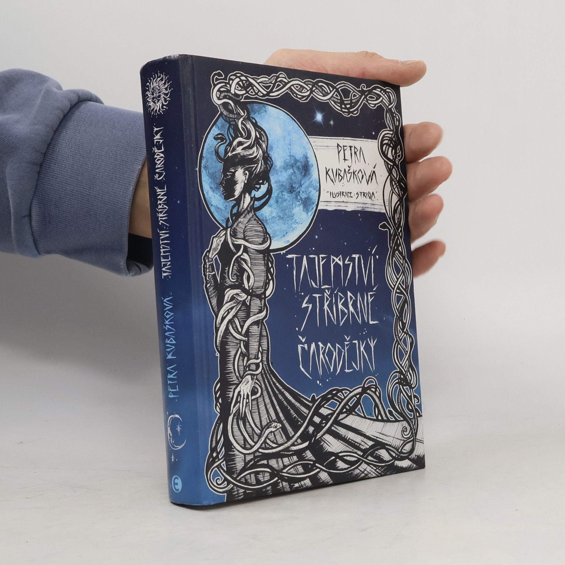Zuzana Čatajová Tajemství stříbrné čarodějky