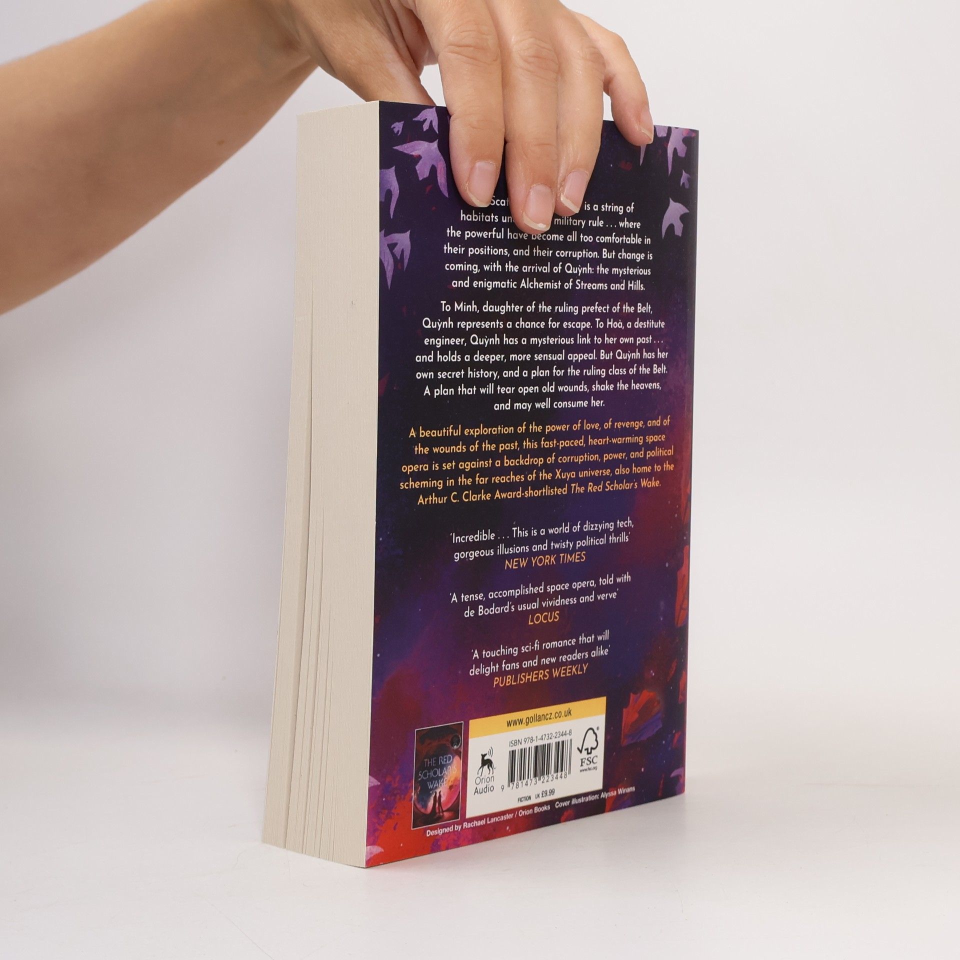 Aliette de Bodard A Fire Born of Exile: A beautiful standalone science fiction romance perfect for fans of Becky Chambers and Ann Leckie