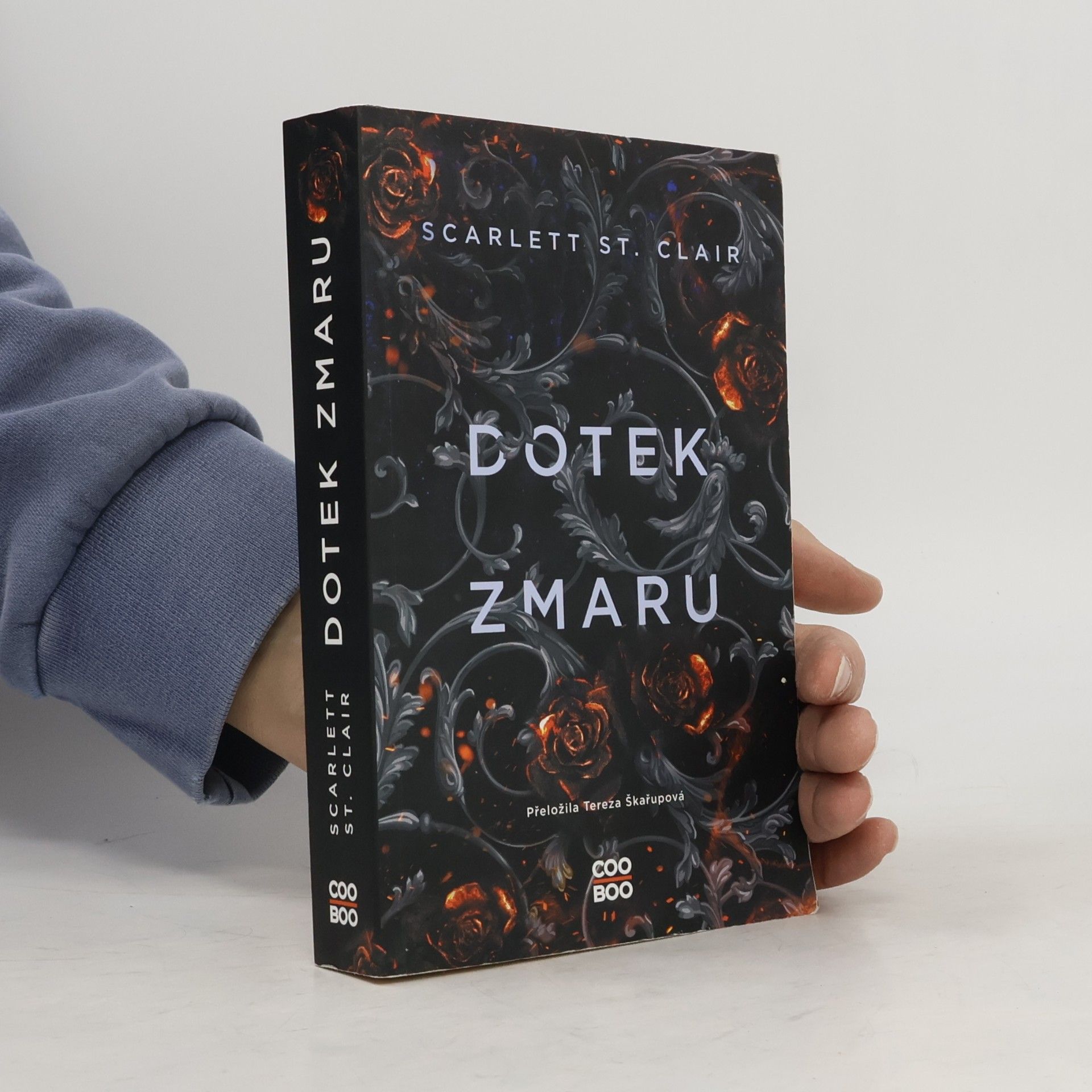 Scarlett St. Clair Dotek zmaru