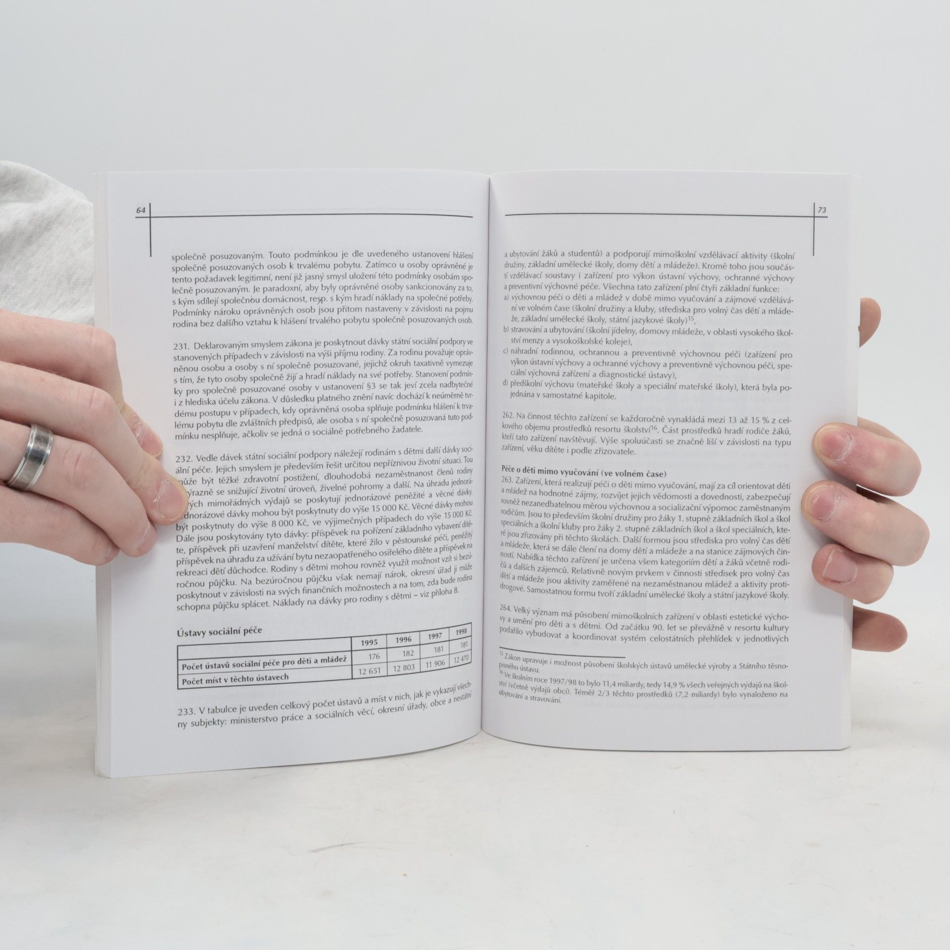 Autorenkollektiv Druhá periodická zpráva o opatřeních přijatých k plnění závazků plynoucích z úmluvy o právech dítěte