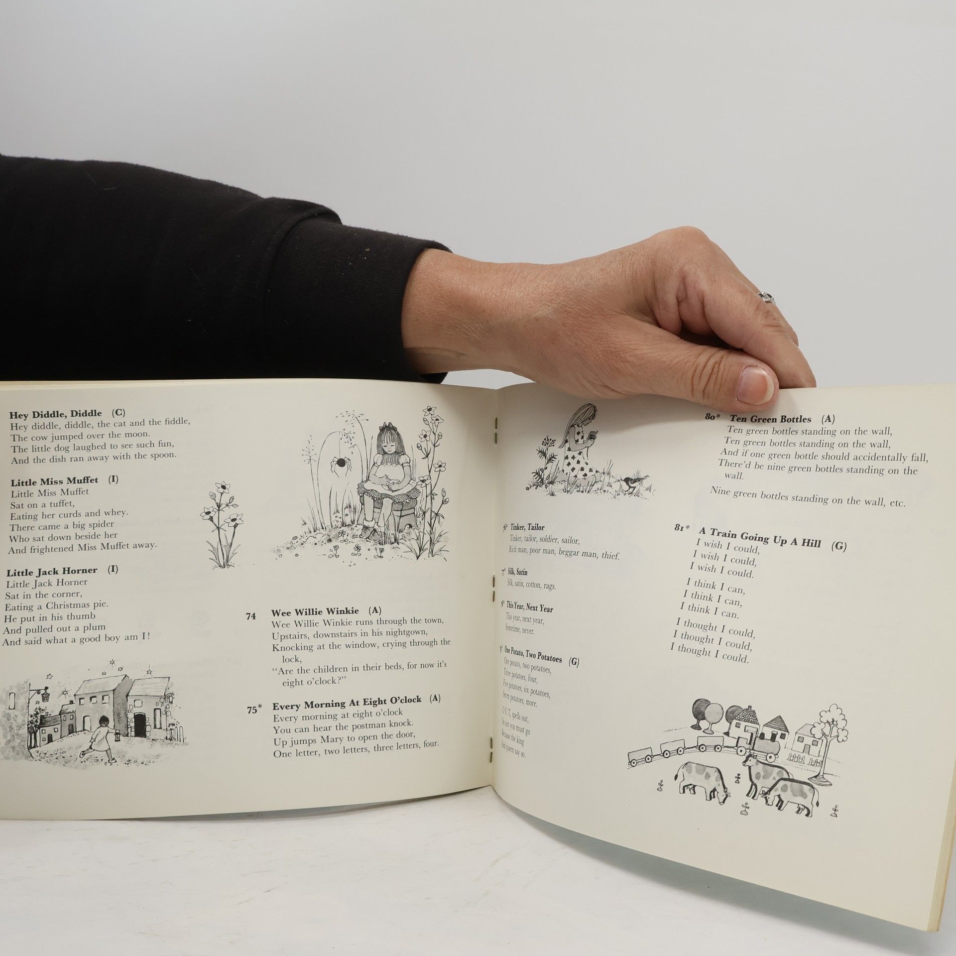 Julian Dakin Songs and Rhymes for the teaching of English