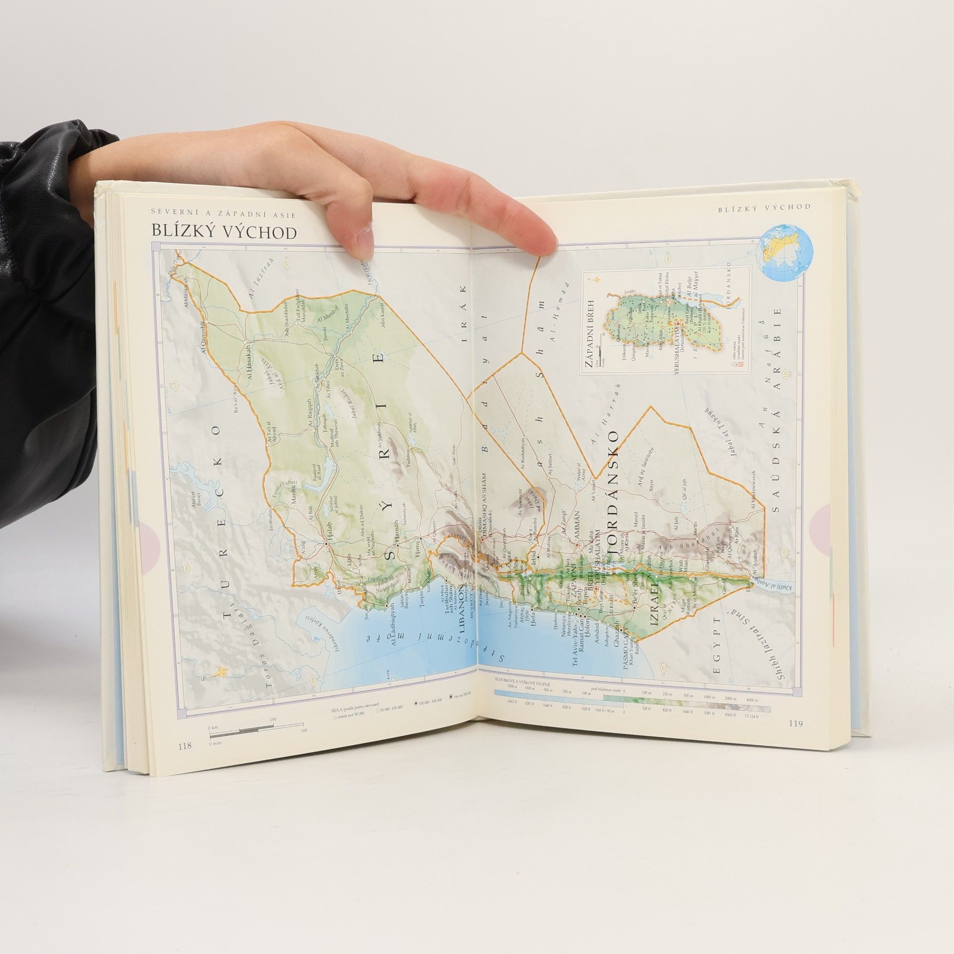 Jozef Koval Příruční atlas světa