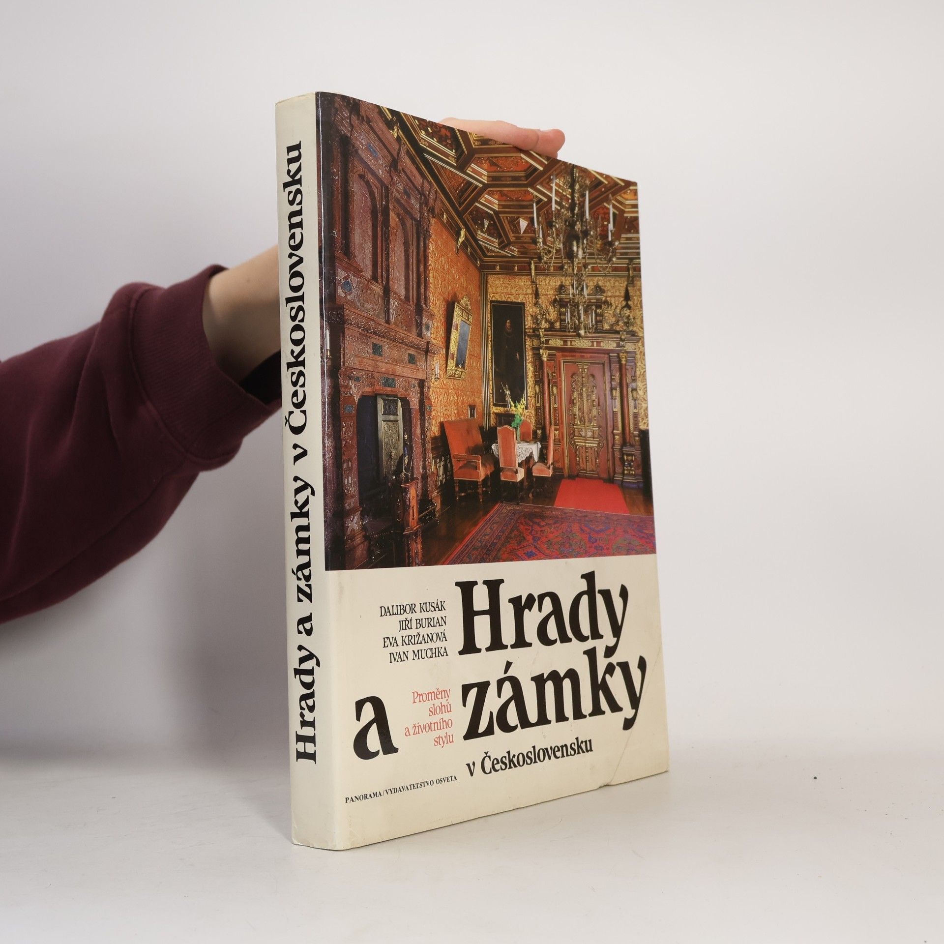 Hrady a zámky v Československu