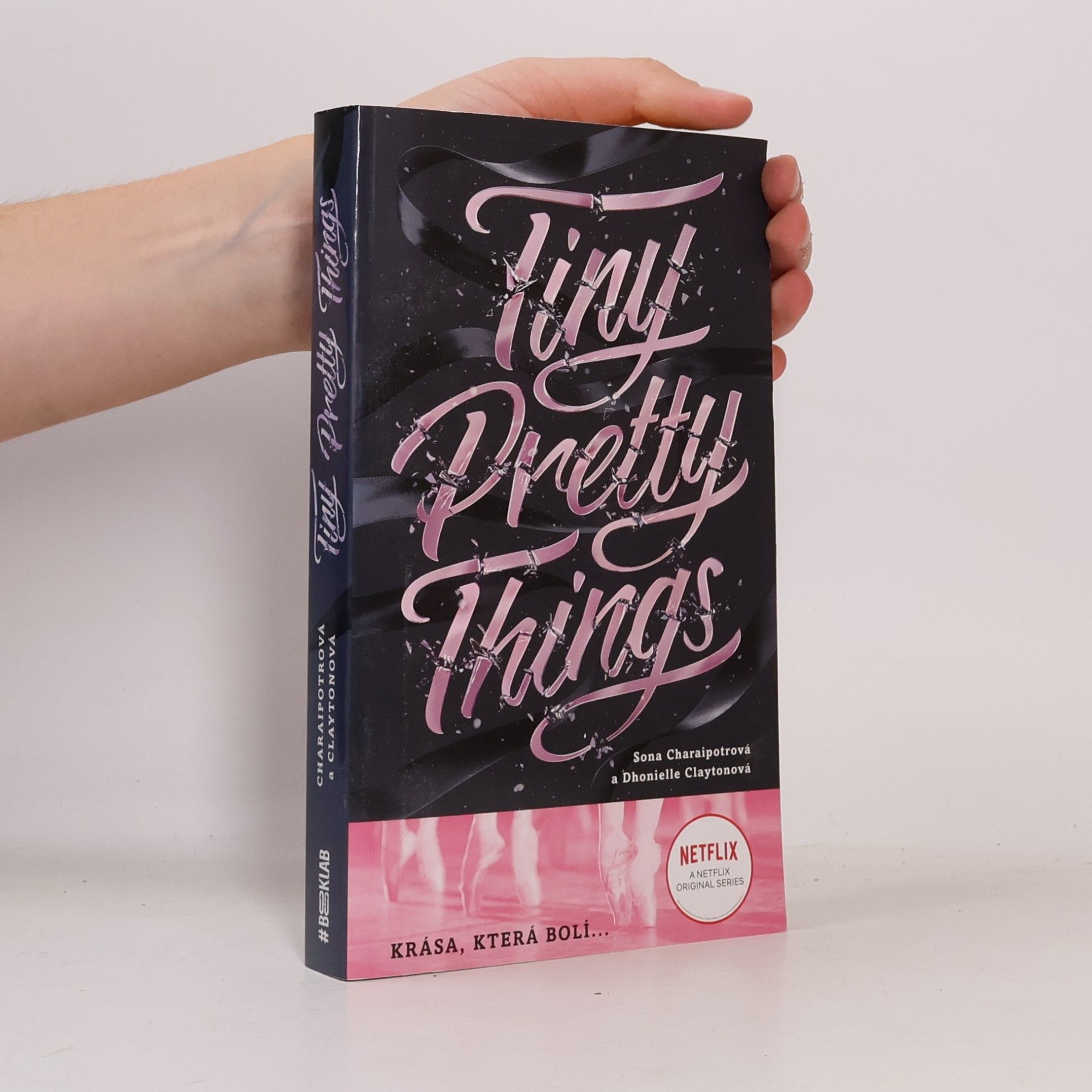 Sona Charaipotra Tiny pretty things