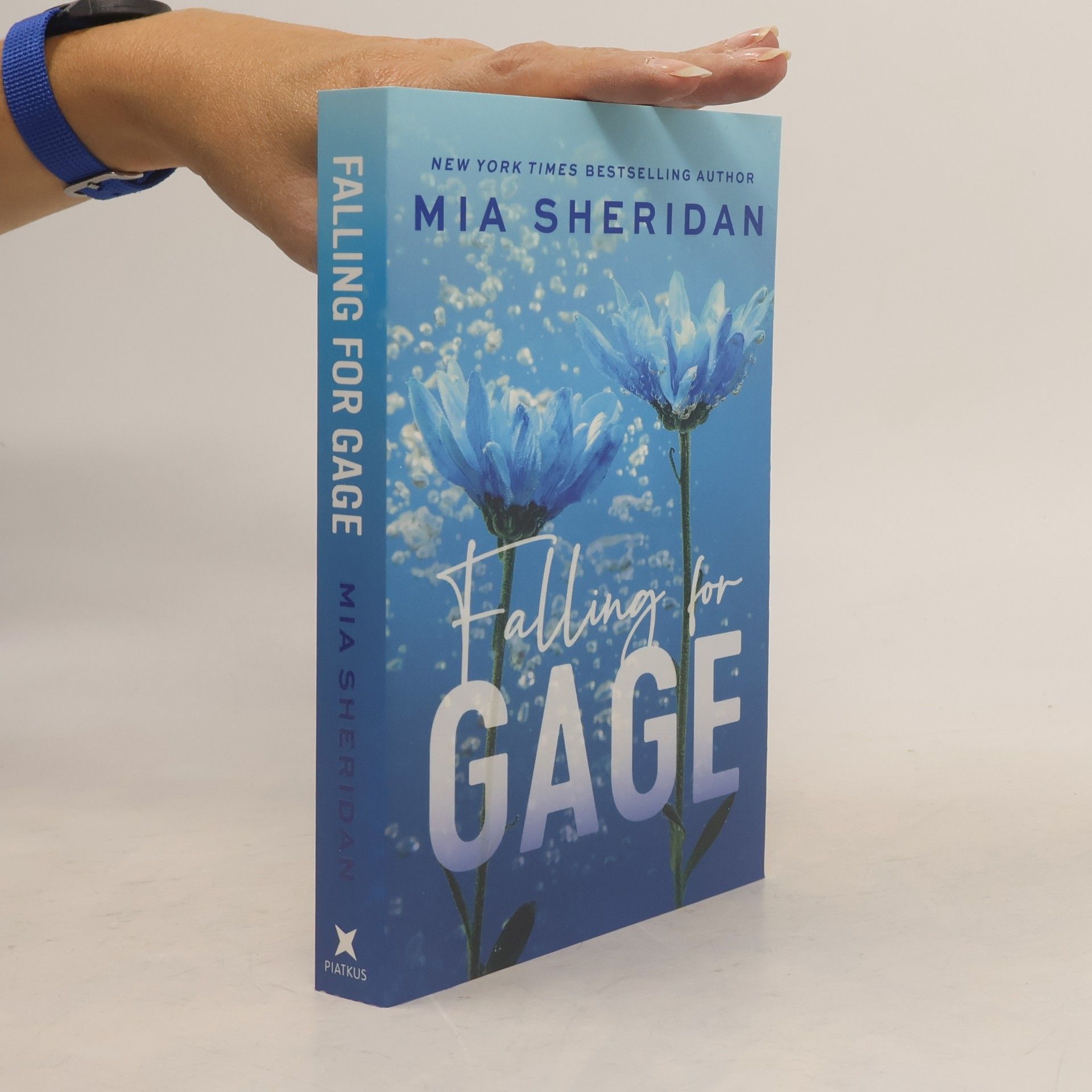 Falling for Gage: The sweep-you-off-your-feet follow-up to the beloved ARCHER´S VOICE