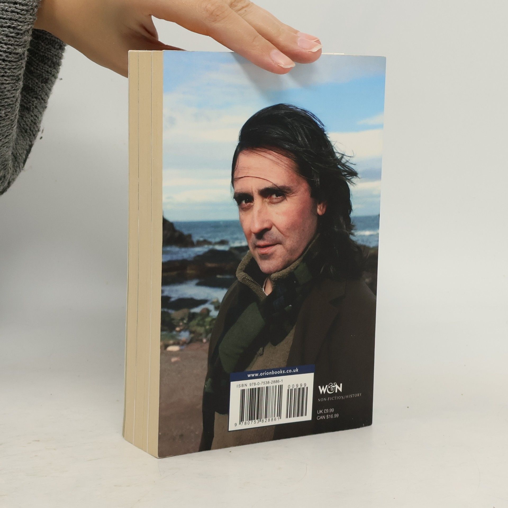 Neil Oliver A History of Ancient Britain